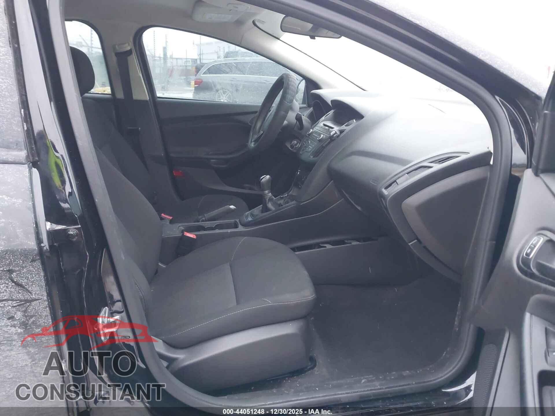 FORD FOCUS 2017 - 1FADP3E29HL208810
