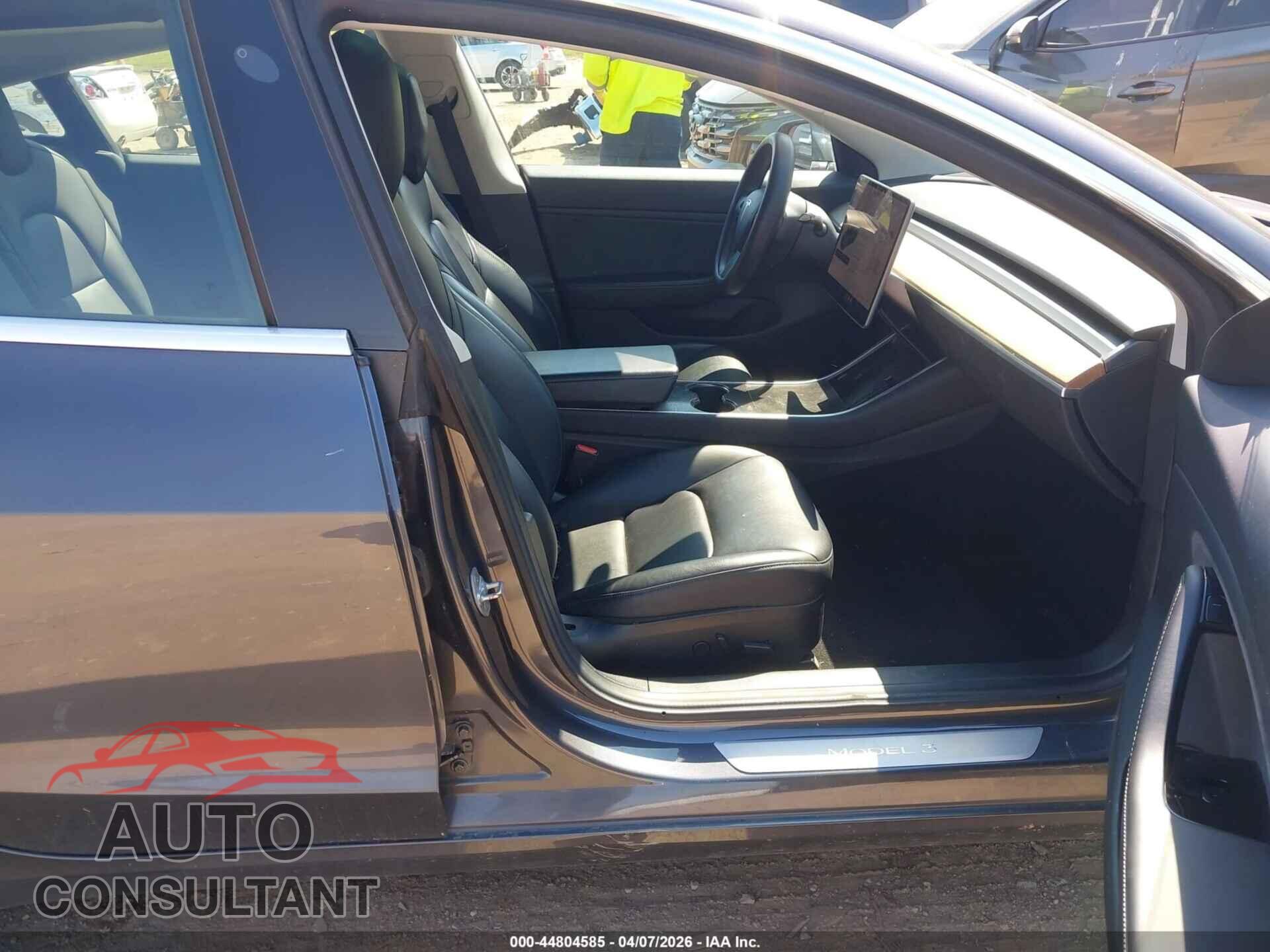 TESLA MODEL 3 2019 - 5YJ3E1EA2KF425472