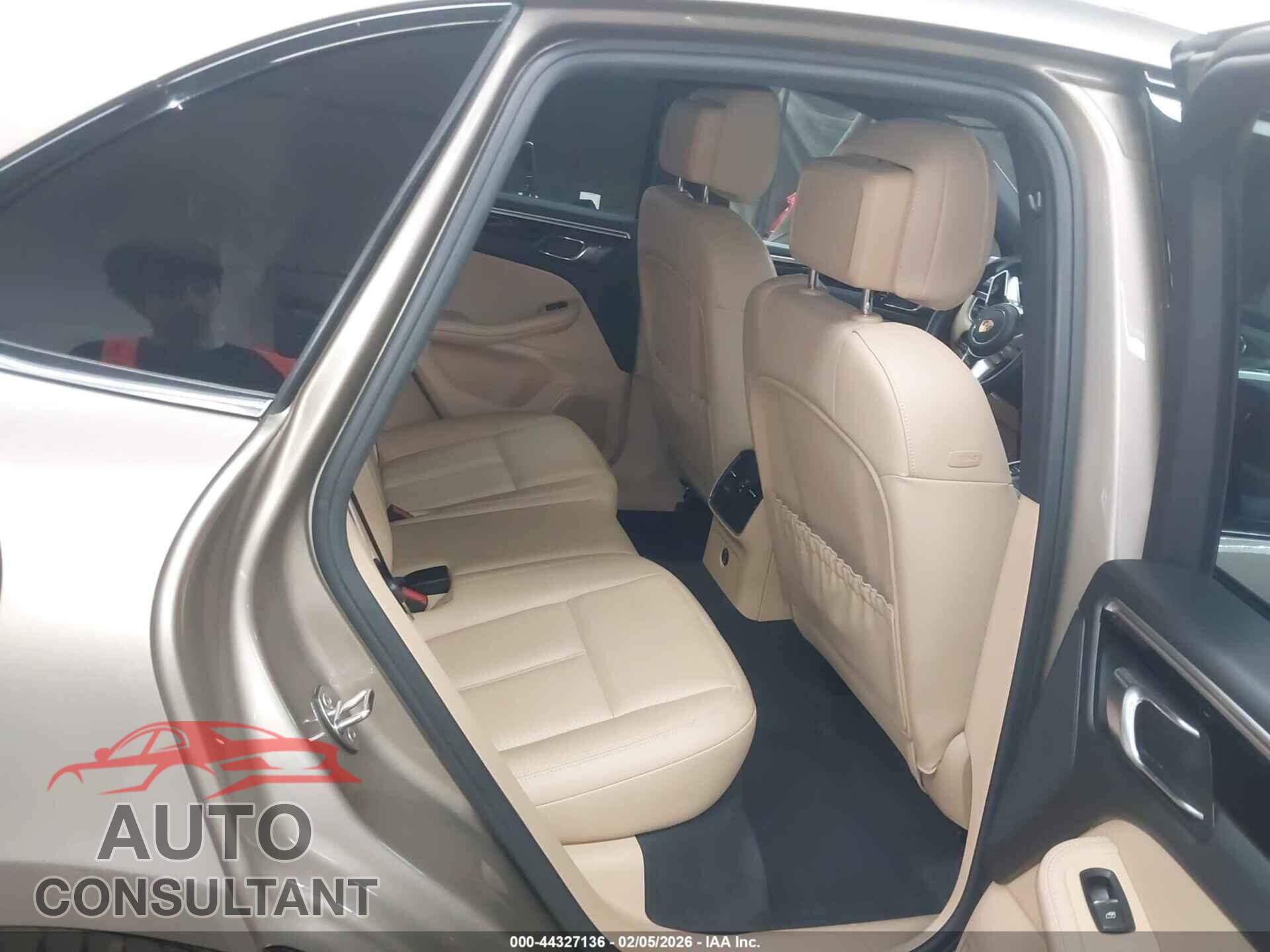 PORSCHE MACAN 2018 - WP1AA2A51JLB05457