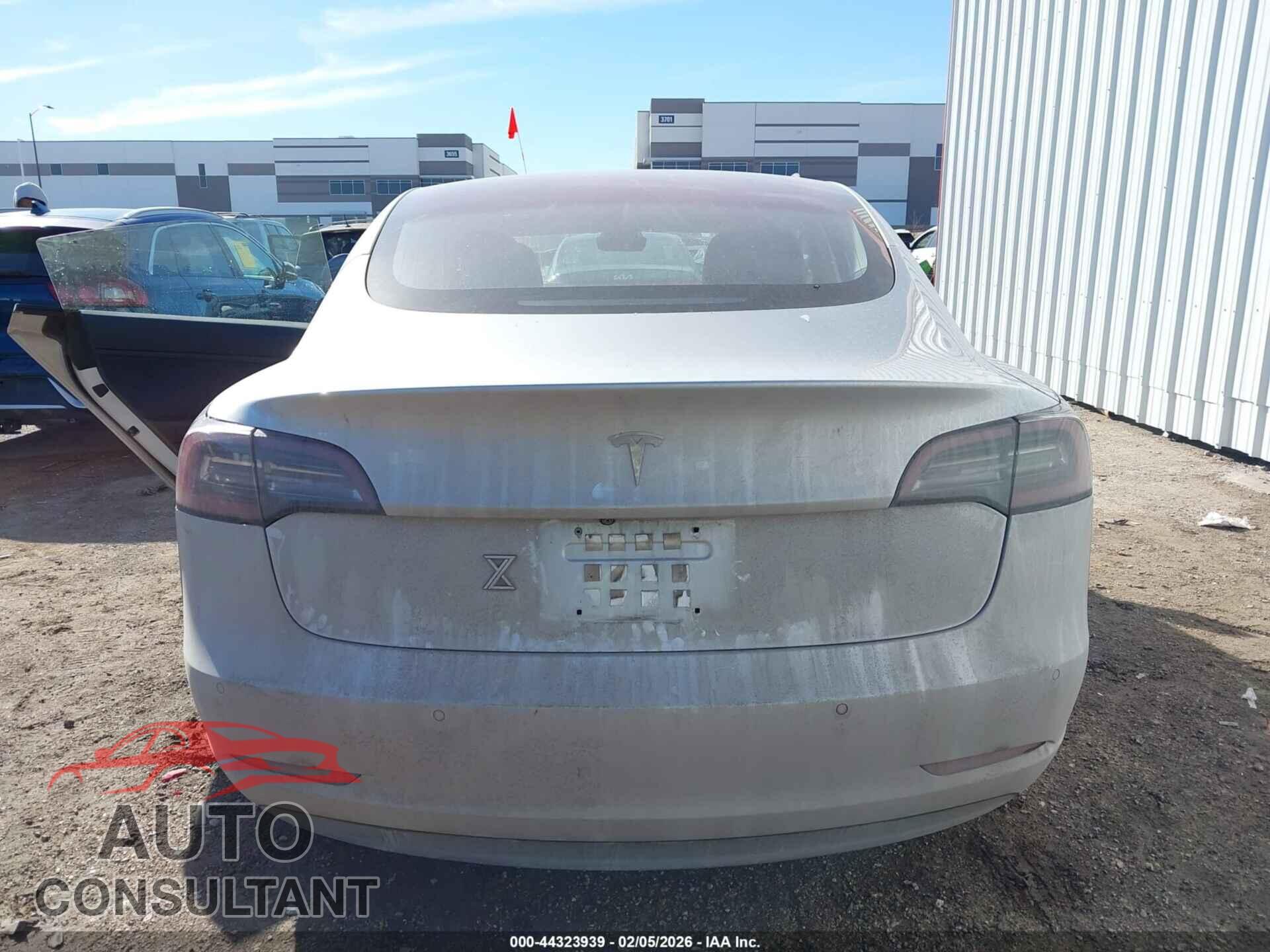 TESLA MODEL 3 2018 - 5YJ3E1EA4JF017909