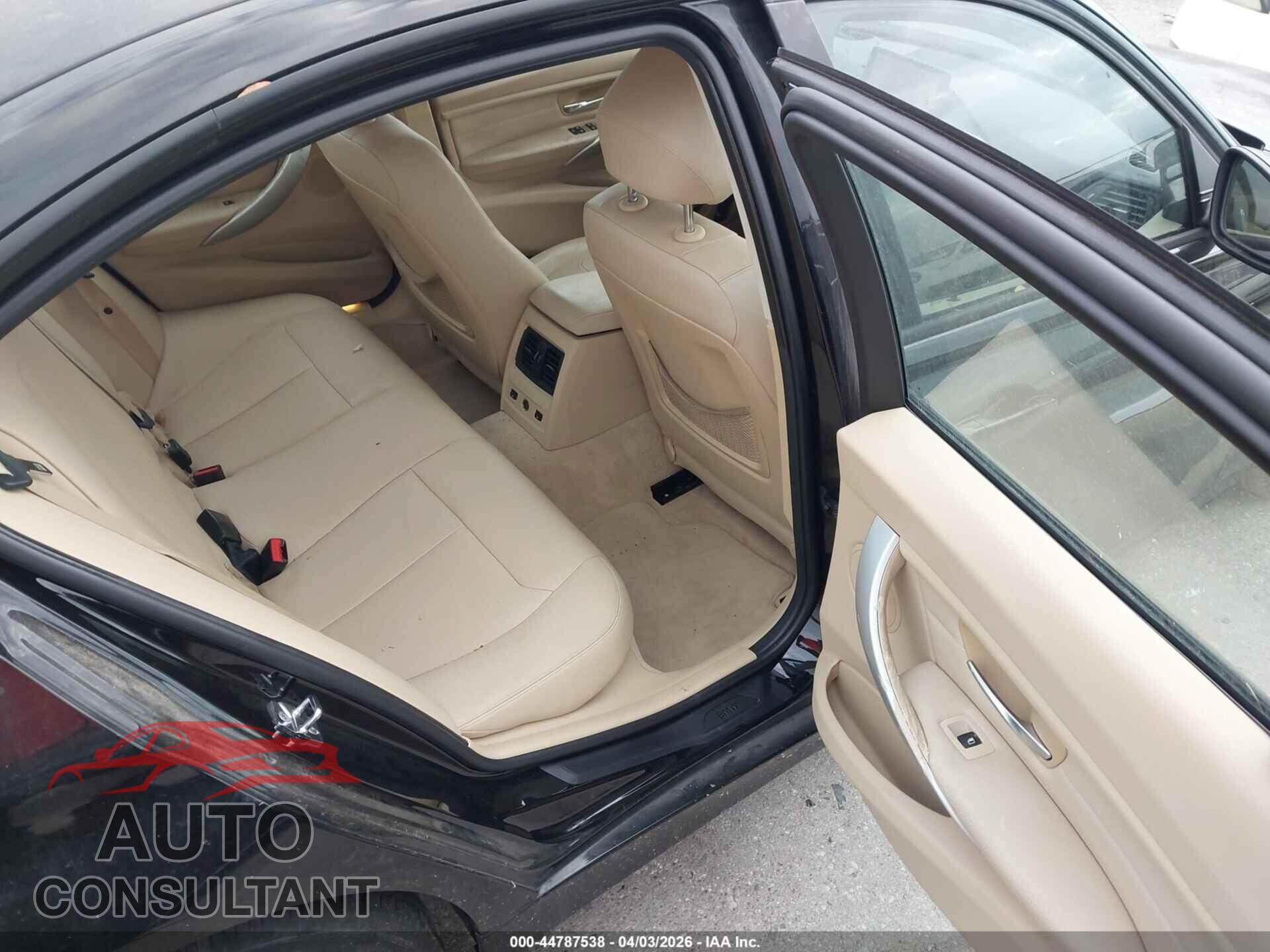 BMW 328I 2012 - WBA3C1C52CF431908