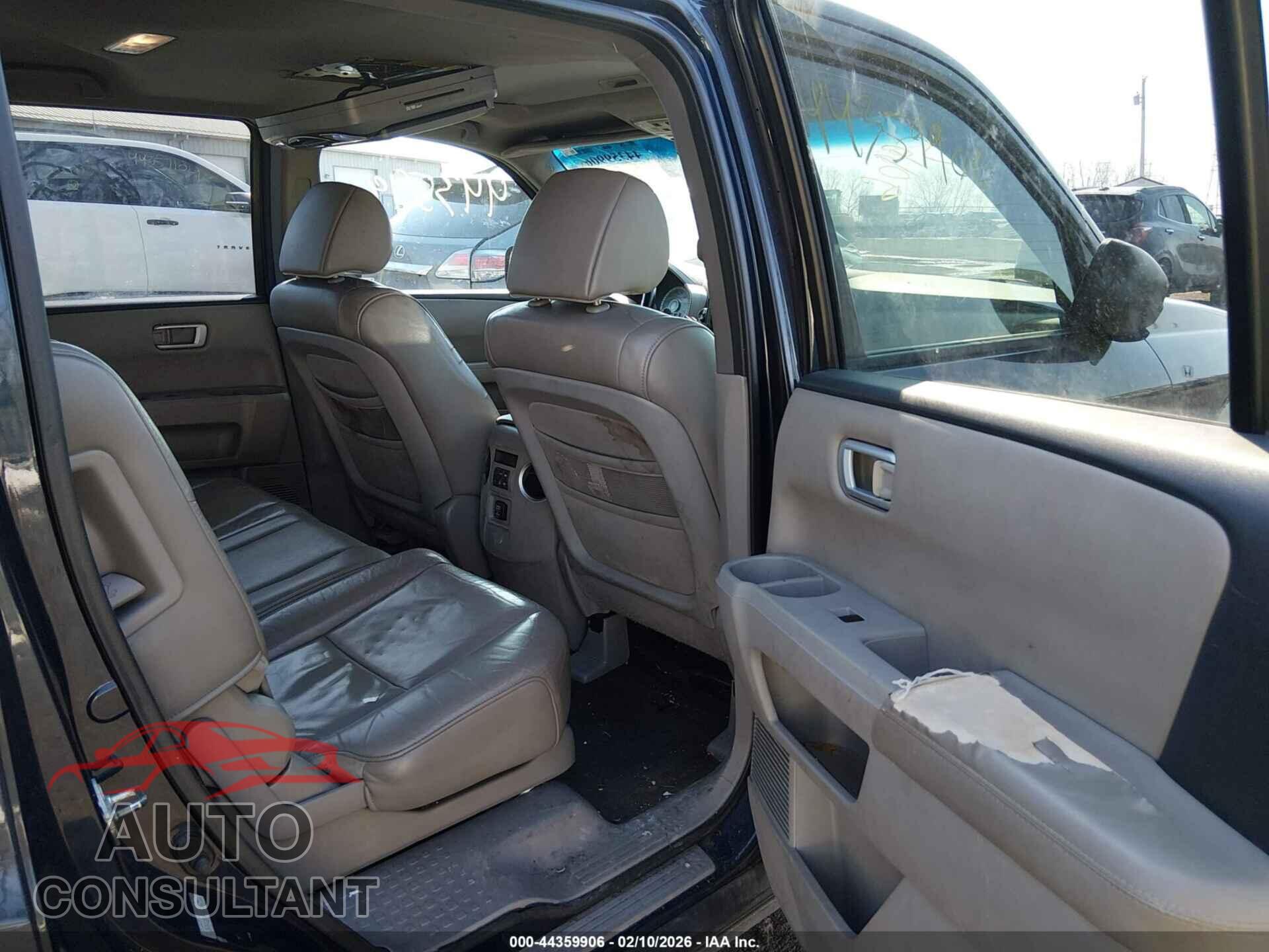 HONDA PILOT 2011 - 5FNYF4H53BB048394