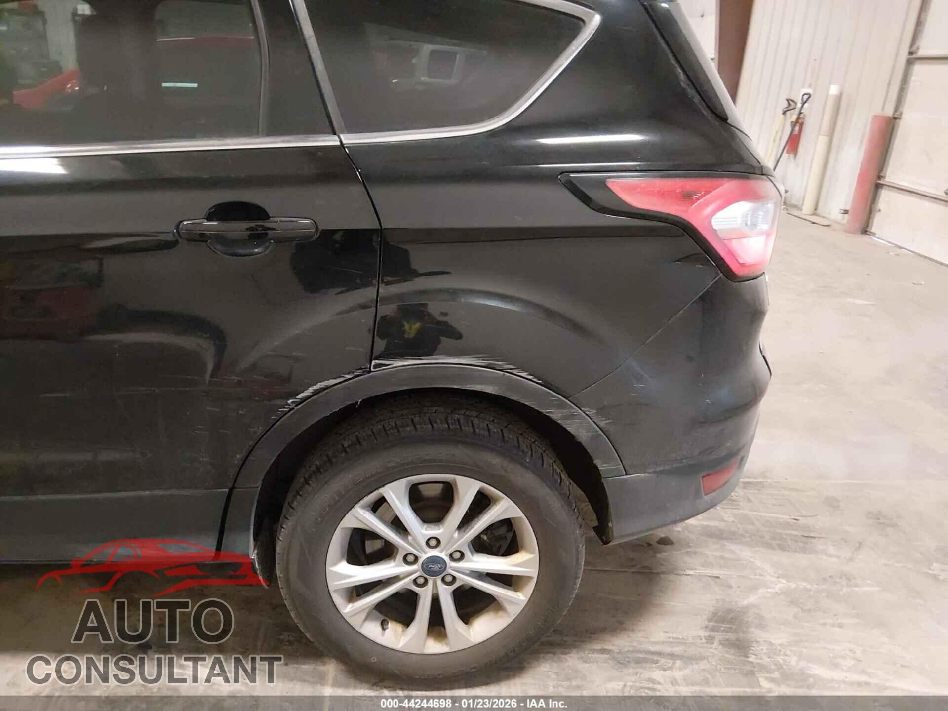 FORD ESCAPE 2018 - 1FMCU9GD9JUC11167