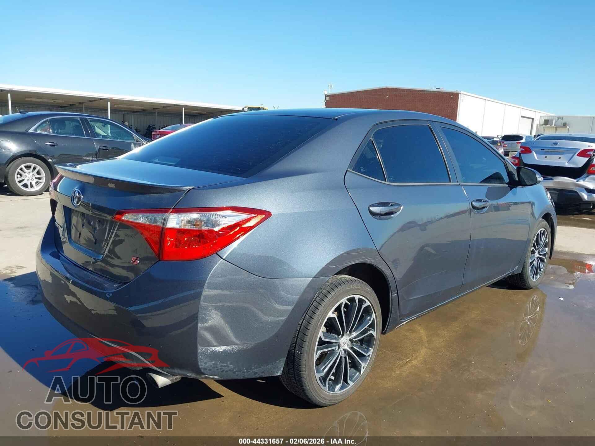 TOYOTA COROLLA 2015 - 2T1BURHE8FC243233