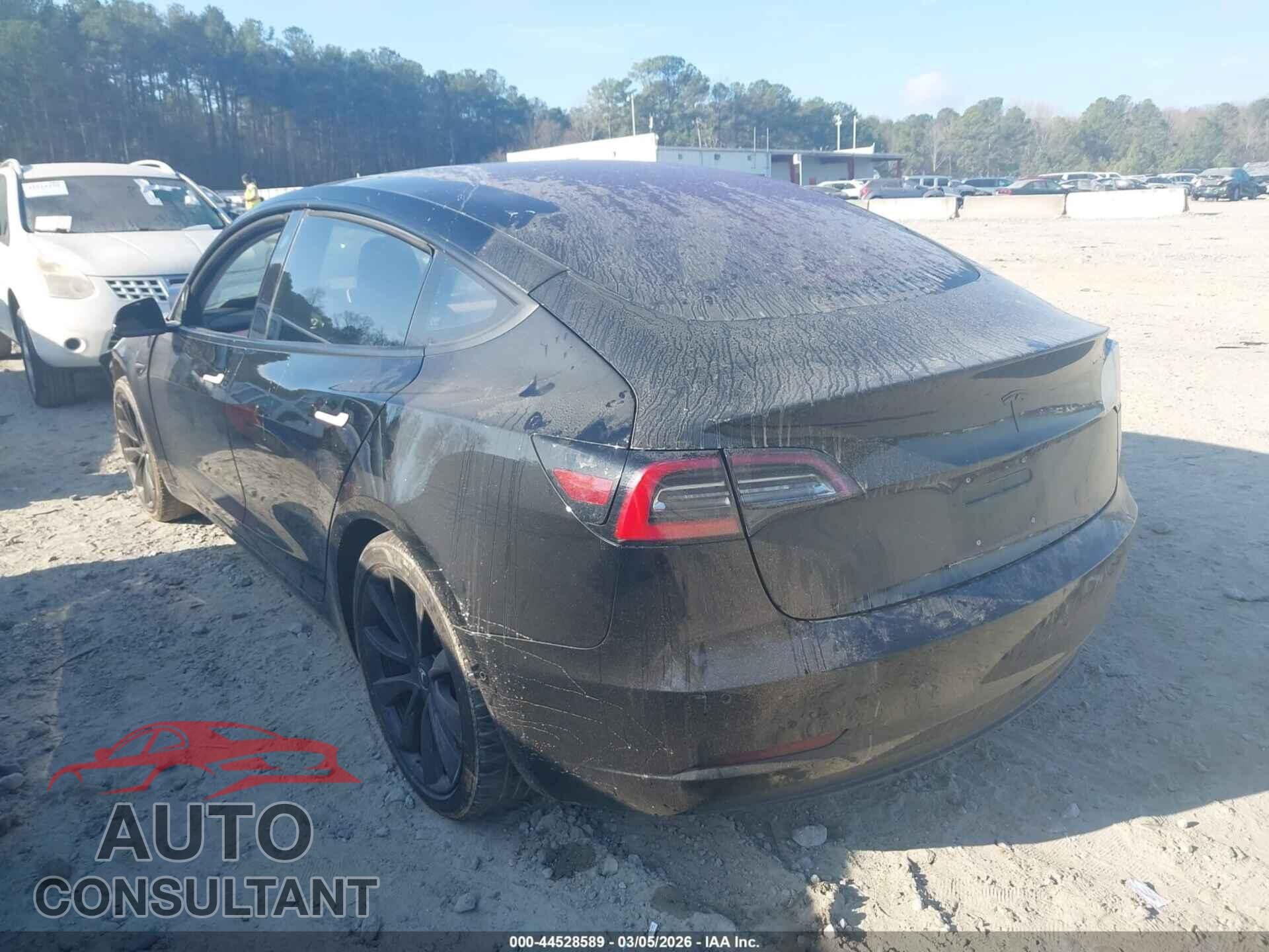 TESLA MODEL 3 2018 - 5YJ3E1EA9JF033183
