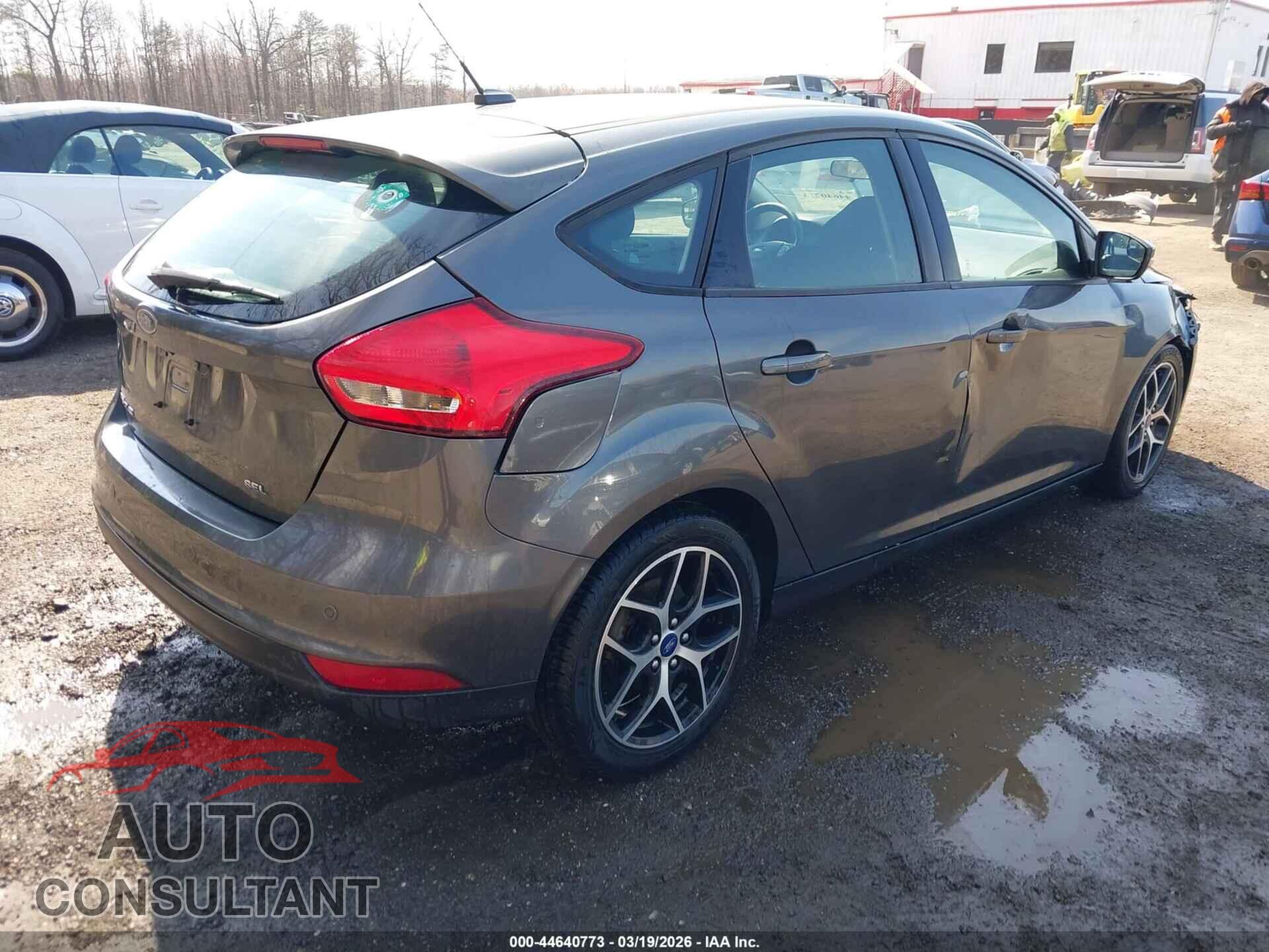 FORD FOCUS 2017 - 1FADP3M25HL289497