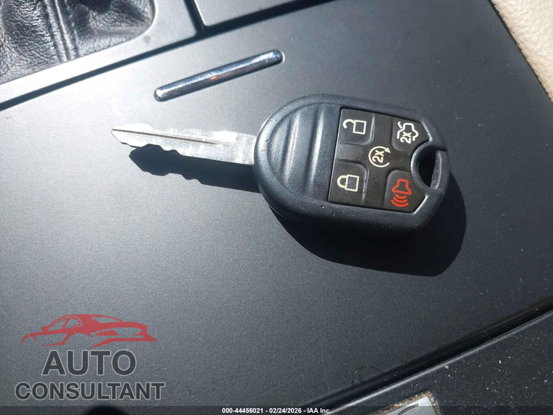 FORD TAURUS 2014 - 1FAHP2E85EG152112