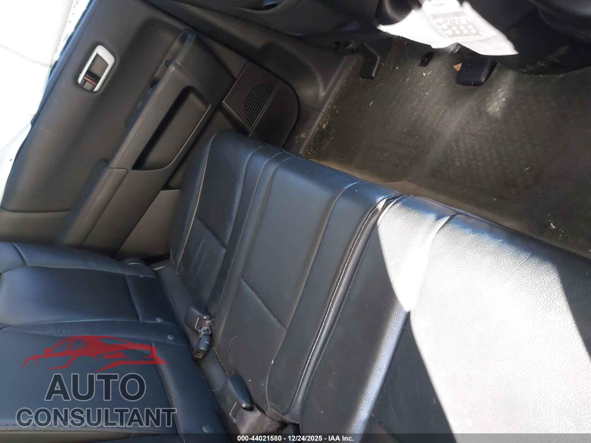 HONDA PILOT 2015 - 5FNYF4H97FB013995