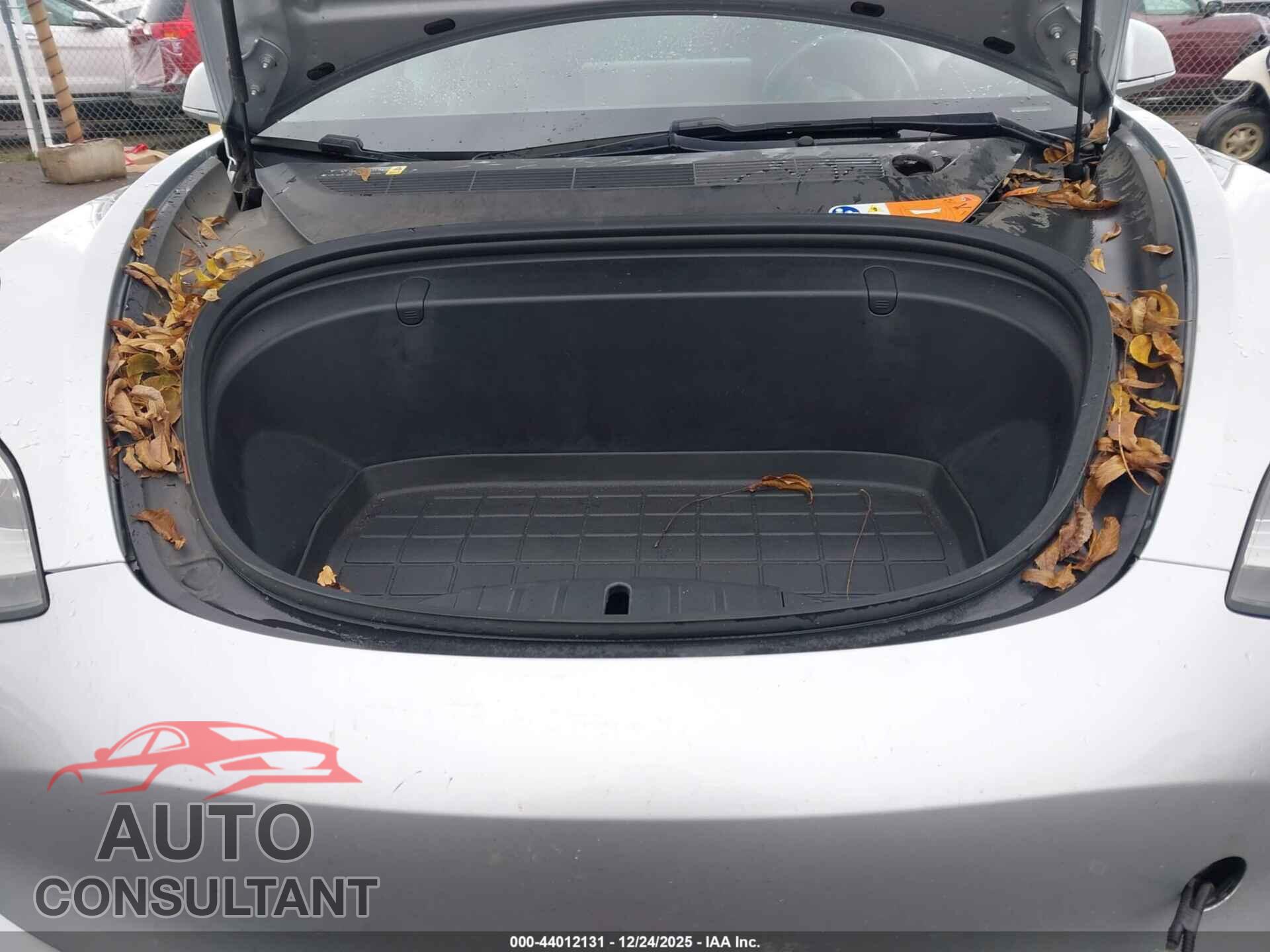 TESLA MODEL 3 2018 - 5YJ3E1EA0JF004087