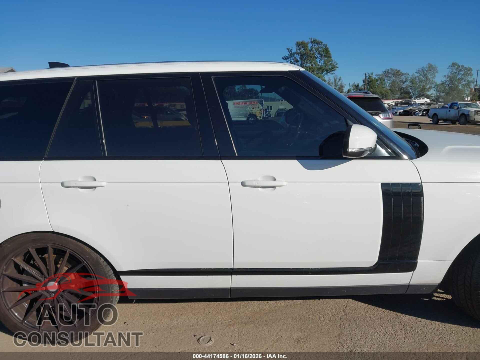 LAND ROVER RANGE ROVER 2018 - SALGS2SV2JA515180