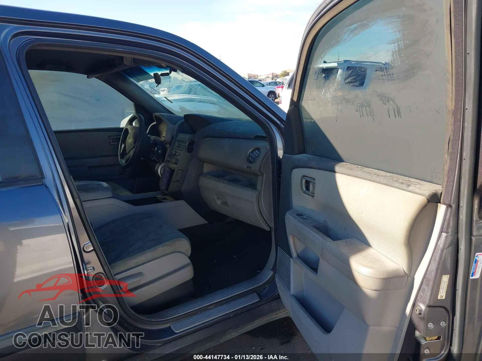 HONDA PILOT 2015 - 5FNYF3H28FB012867