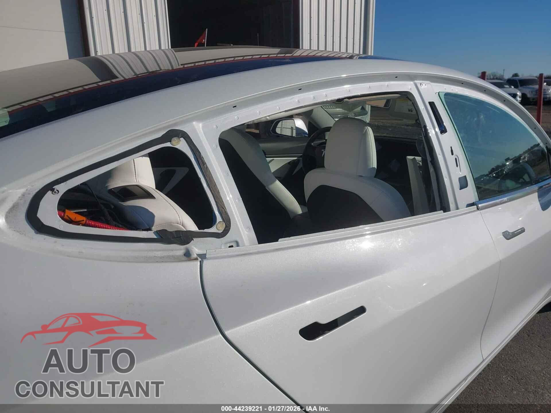 TESLA MODEL 3 2018 - 5YJ3E1EB4JF096703