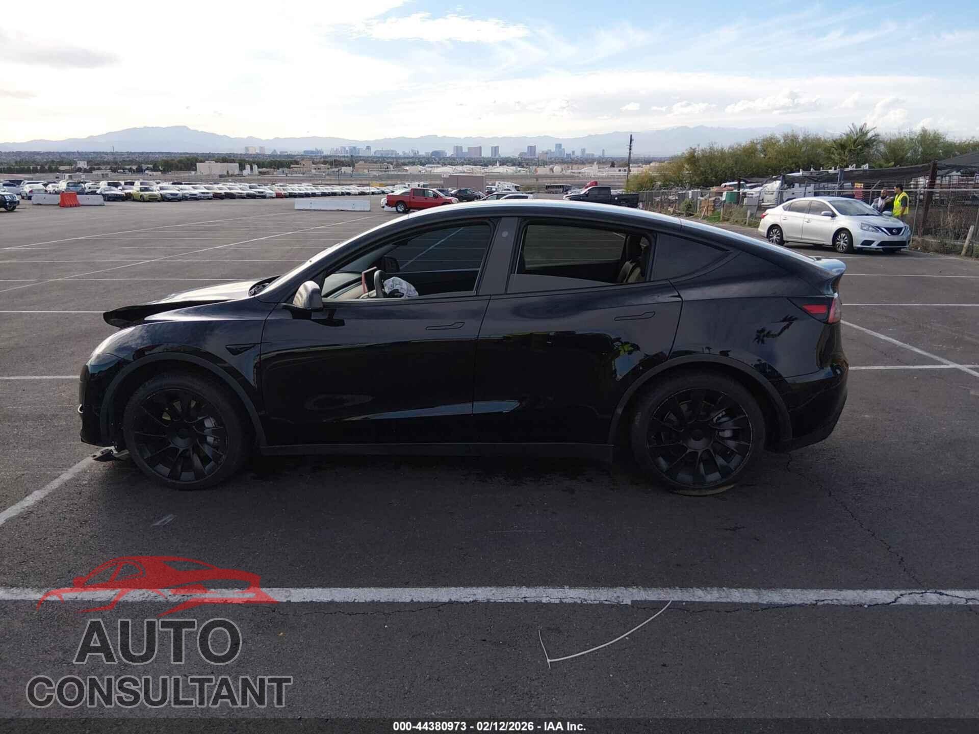 TESLA MODEL Y 2021 - 5YJYGDED3MF126216