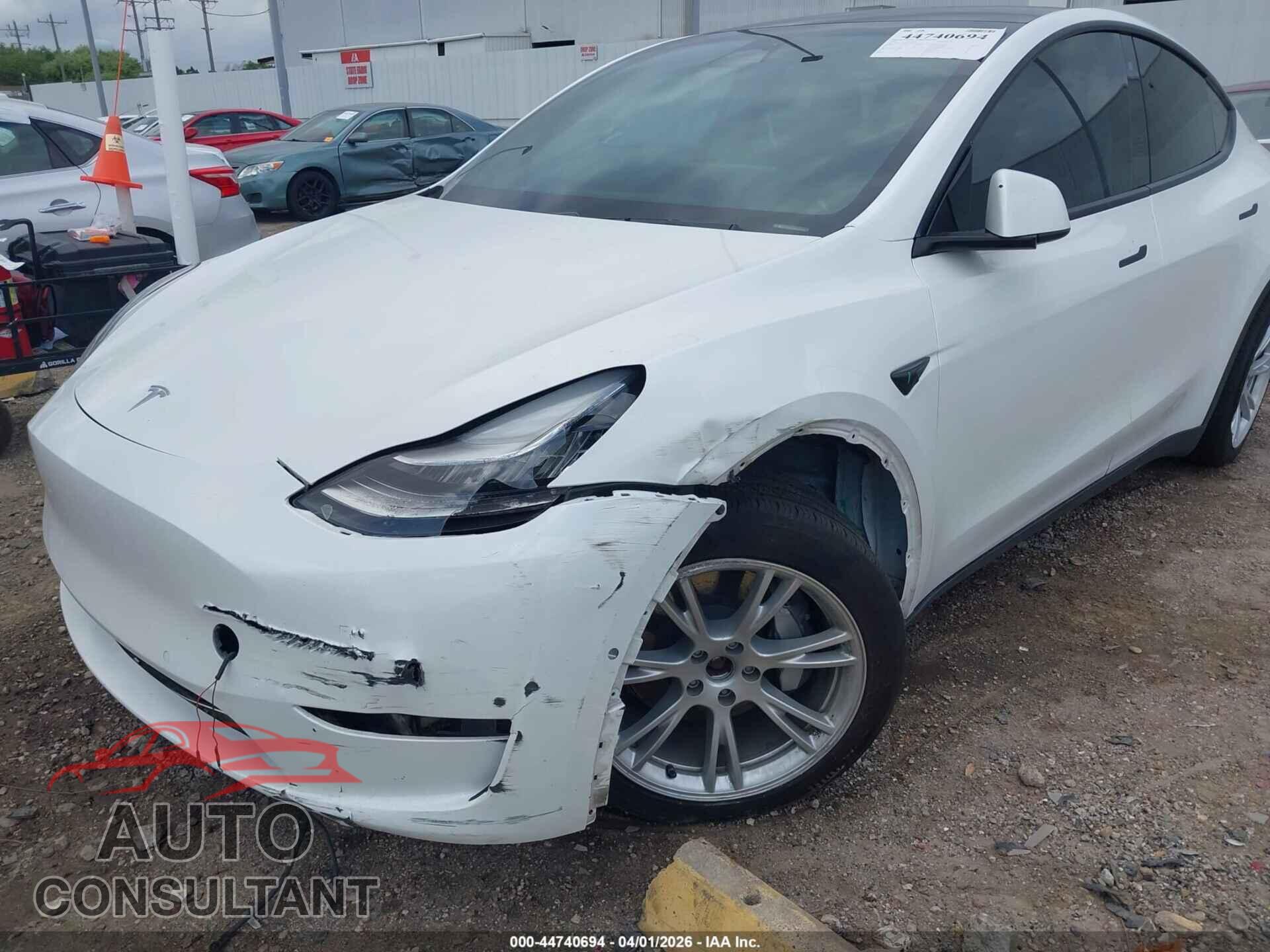 TESLA MODEL Y 2020 - 5YJYGDEEXLF043616