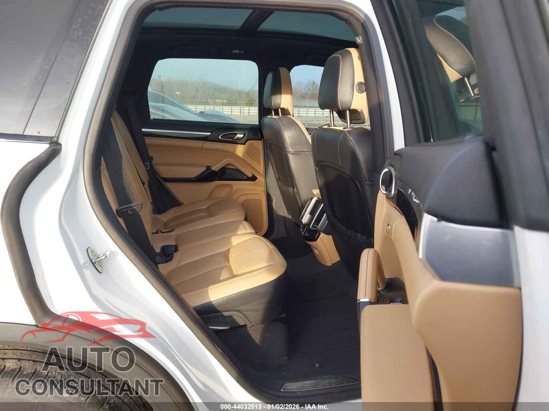 PORSCHE CAYENNE 2016 - WP1AA2A22GLA09738