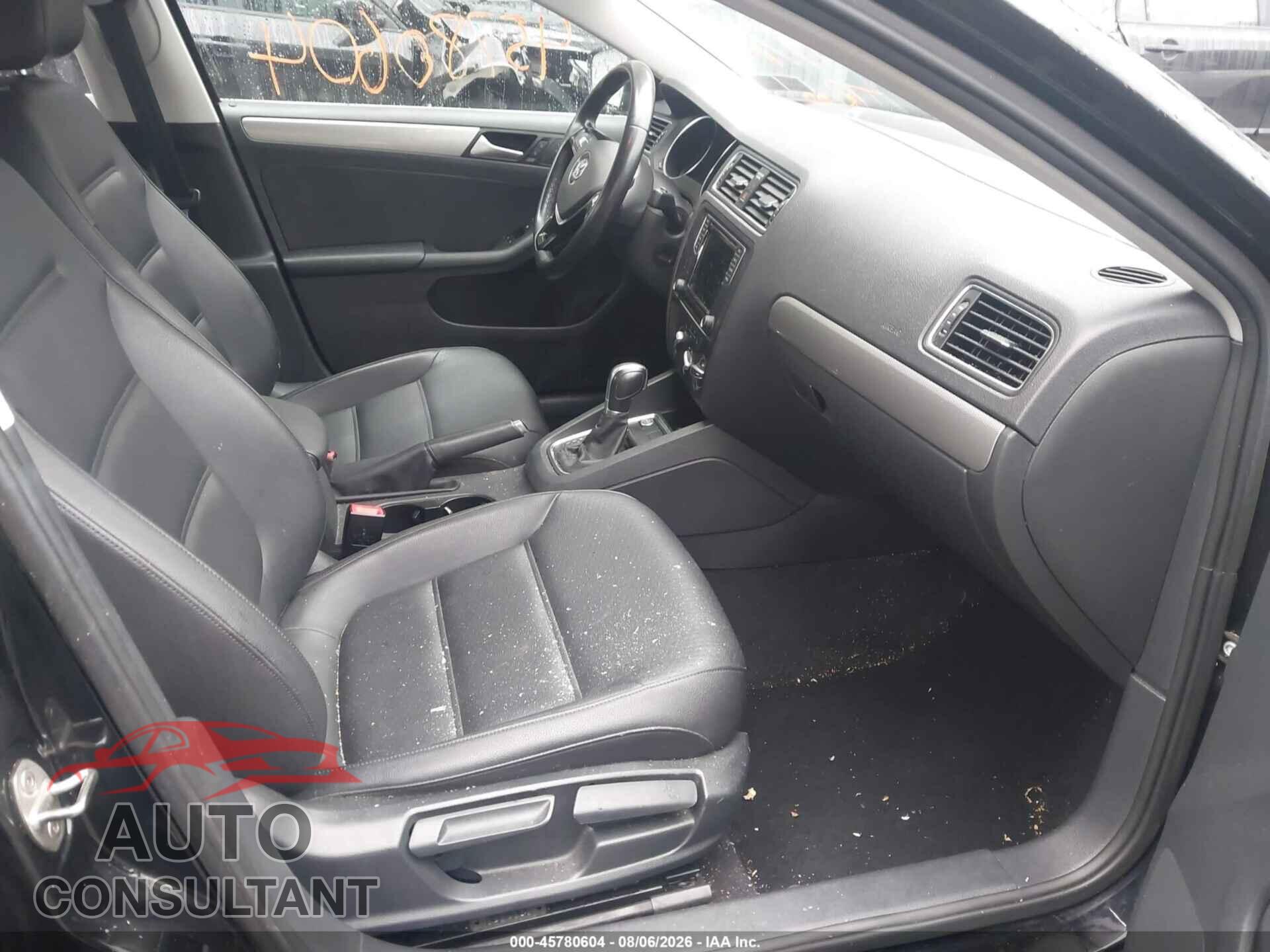 VOLKSWAGEN JETTA 2017 - 3VWDB7AJ7HM310941