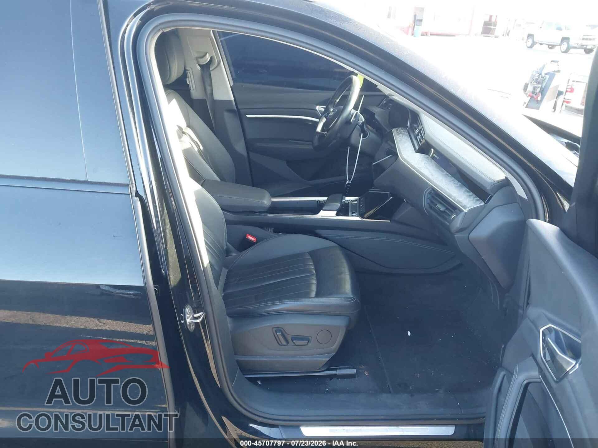 AUDI E-TRON 2021 - WA1AAAGE1MB010971