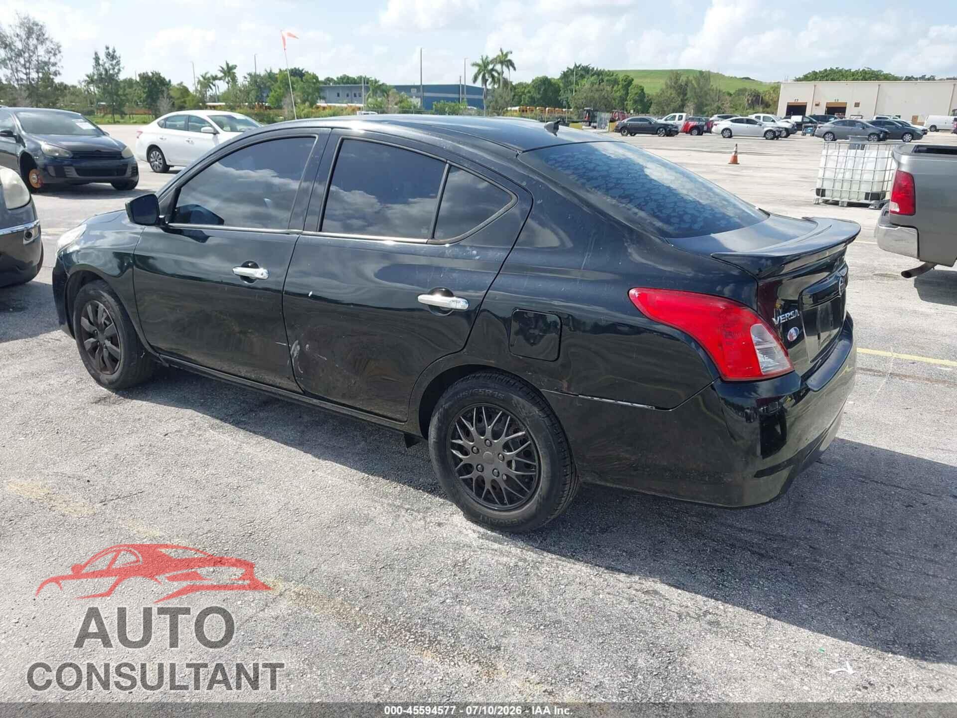 NISSAN VERSA 2018 - 3N1CN7AP1JL815236
