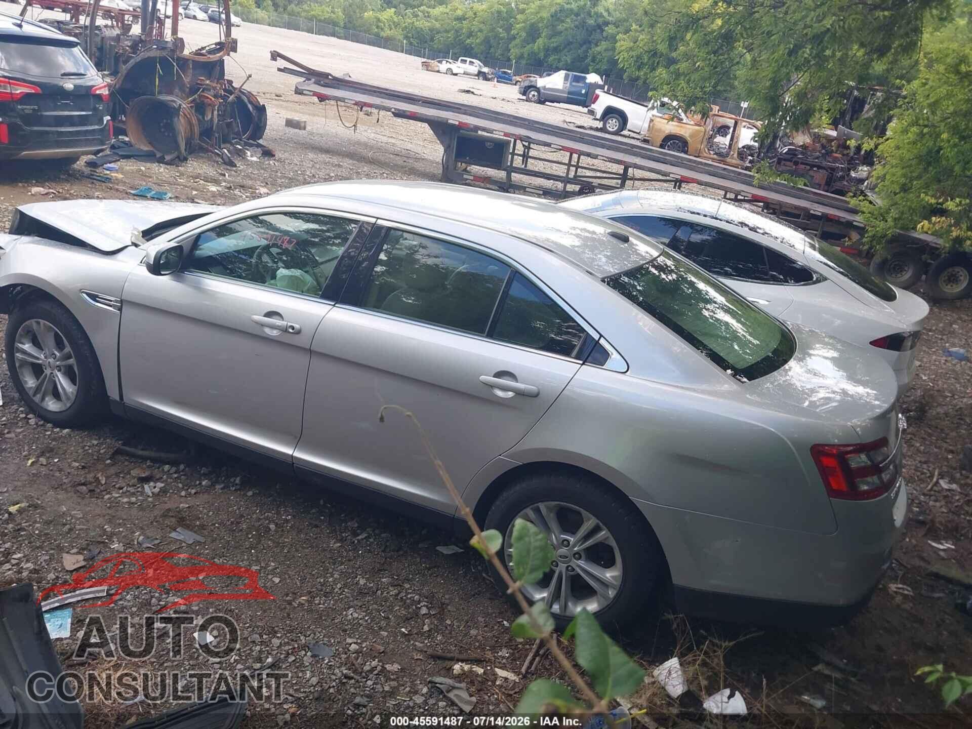 FORD TAURUS 2017 - 1FAHP2E89HG103516