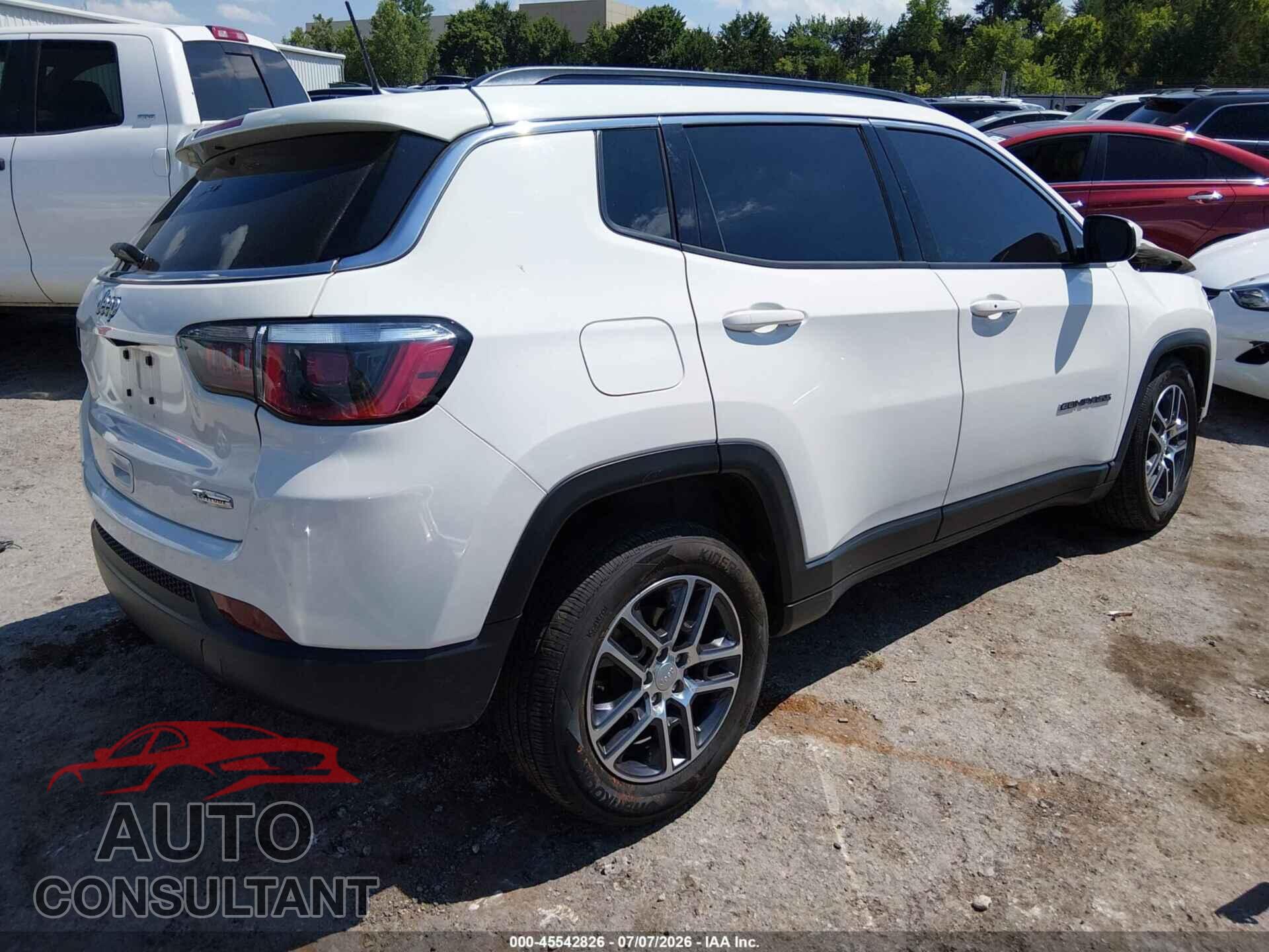 JEEP COMPASS 2018 - 3C4NJCBBXJT494567