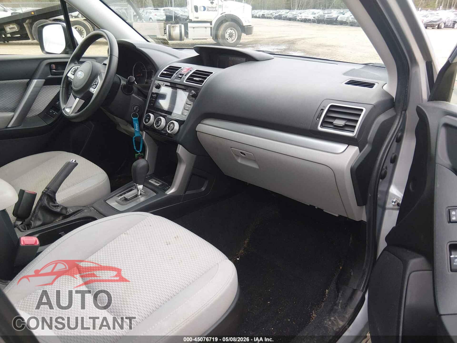 SUBARU FORESTER 2018 - JF2SJAEC6JH520268