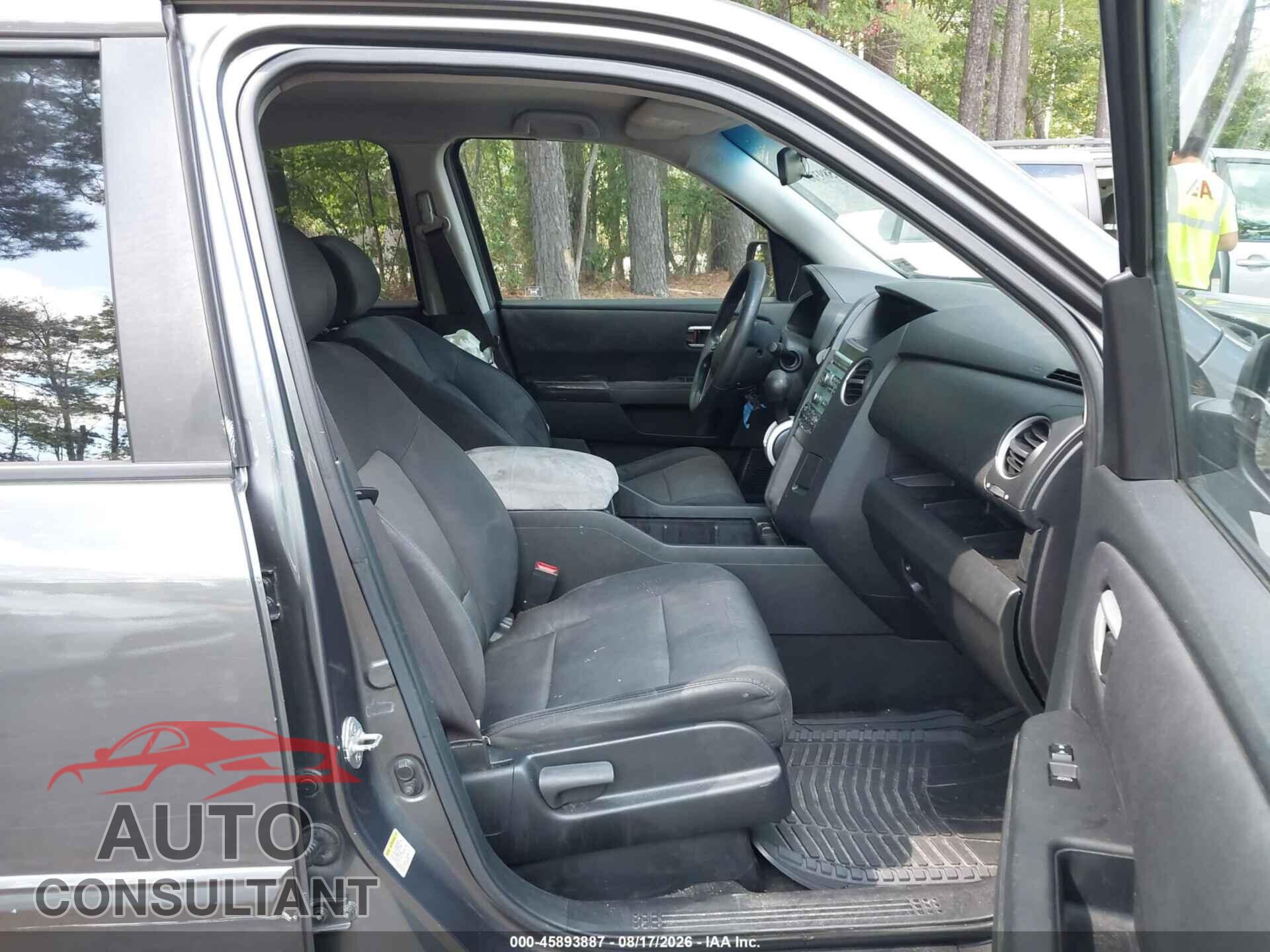 HONDA PILOT 2011 - 5FNYF4H40BB068061