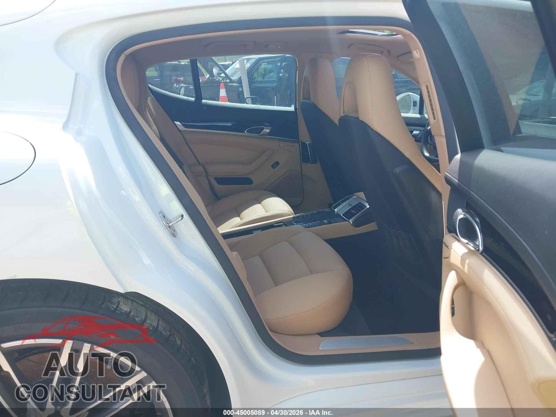 PORSCHE PANAMERA 2015 - WP0AA2A71FL001884