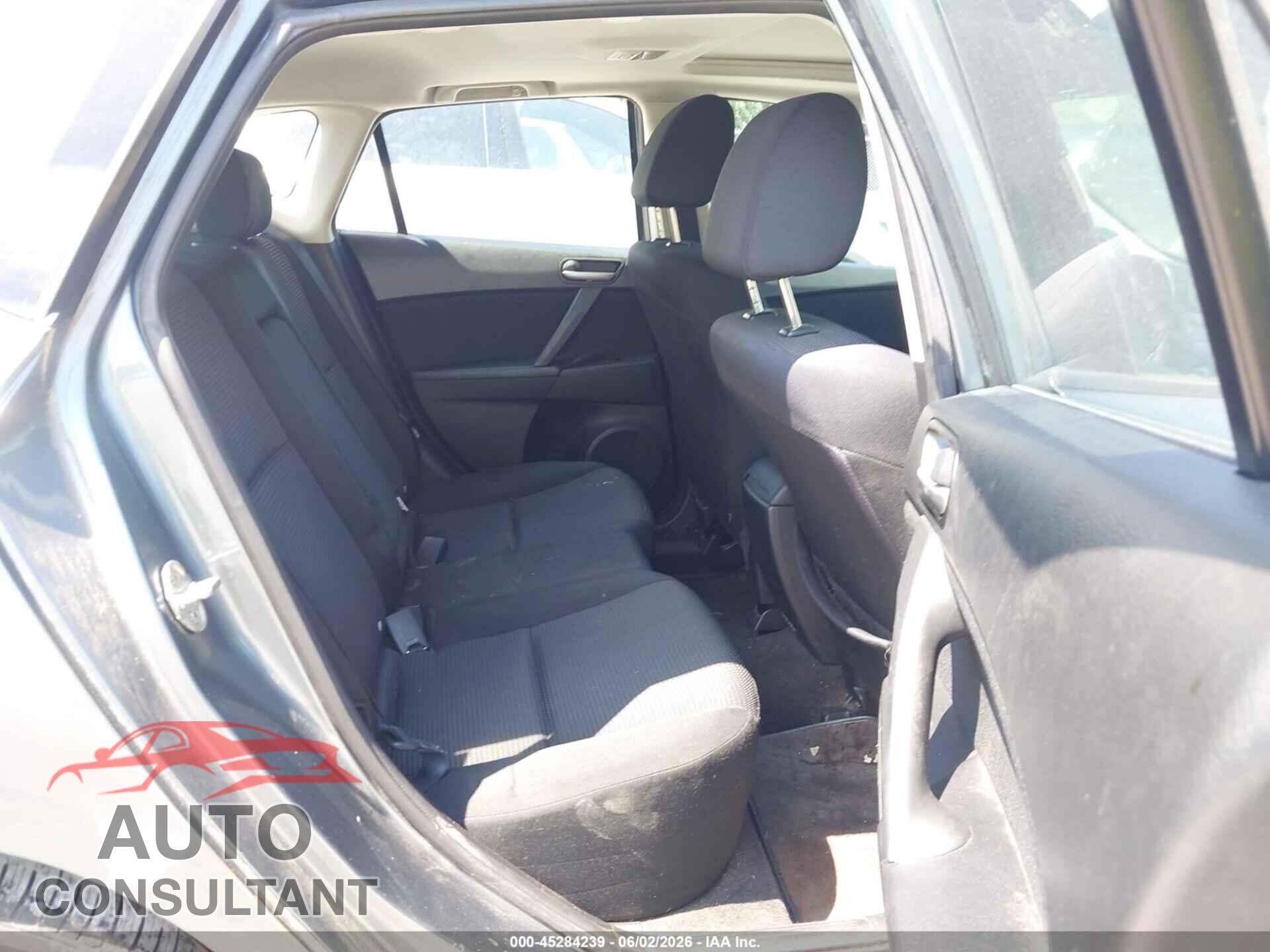 MAZDA MAZDA3 2012 - JM1BL1L84C1661908