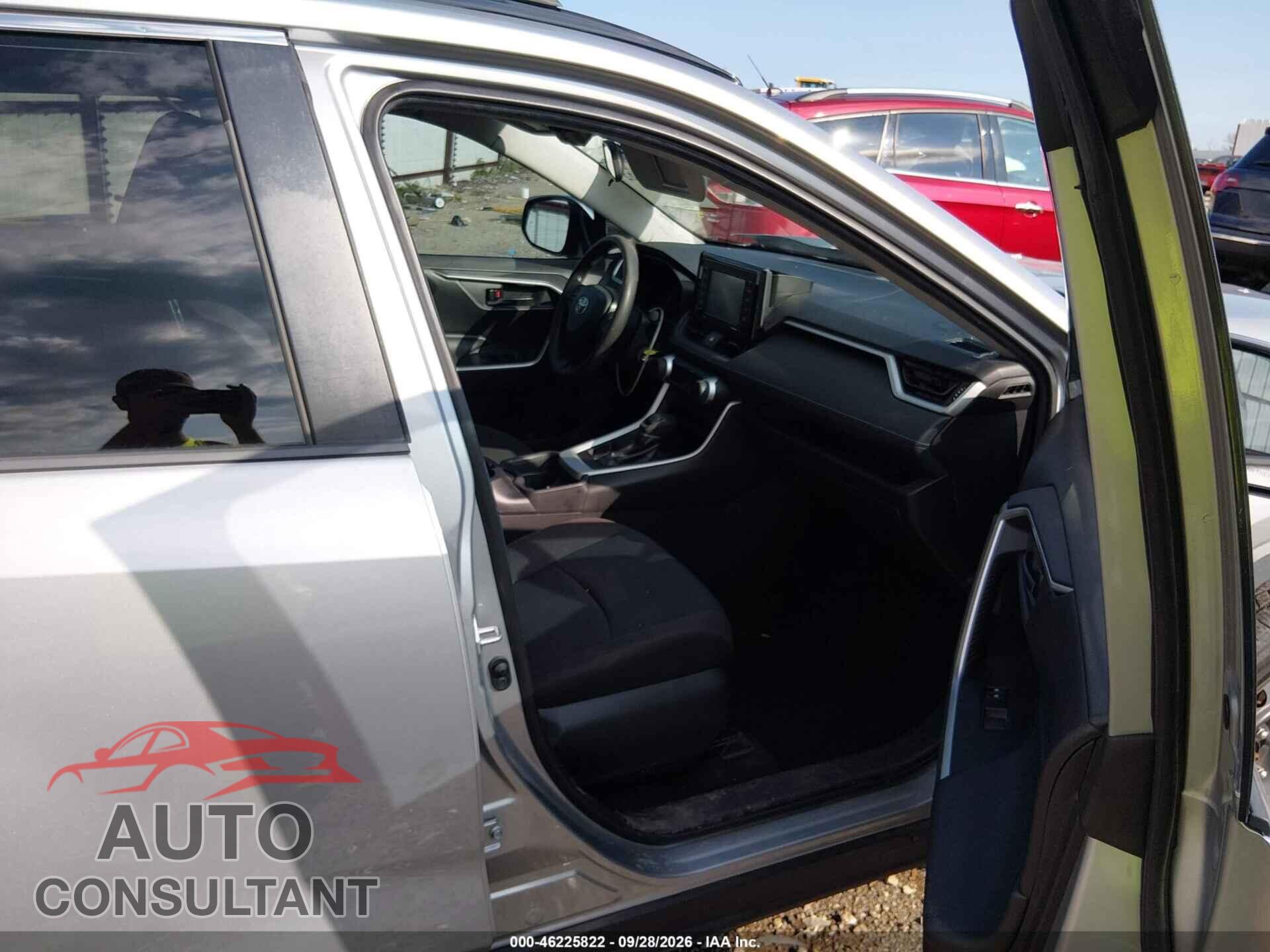 TOYOTA RAV4 2020 - 2T3K1RFV7LW081561