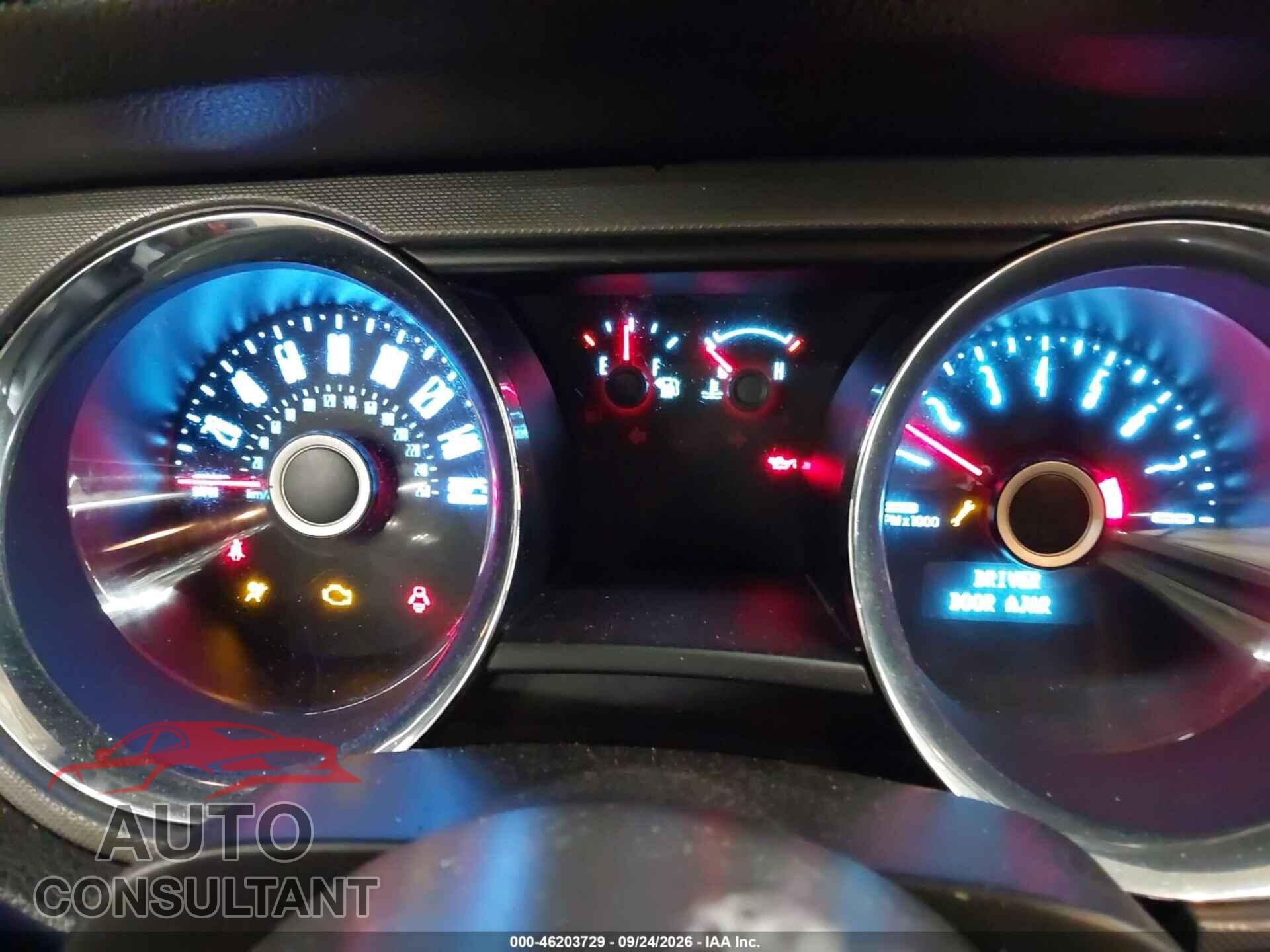 FORD MUSTANG 2014 - 1ZVBP8AM4E5207809
