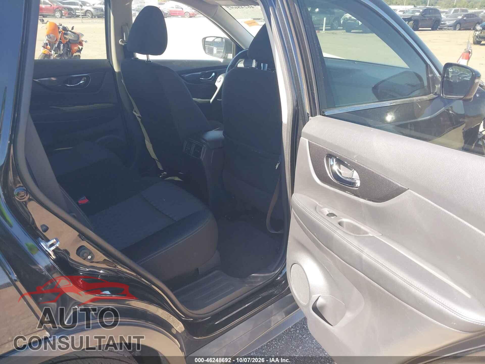 NISSAN ROGUE 2017 - KNMAT2MV0HP524071