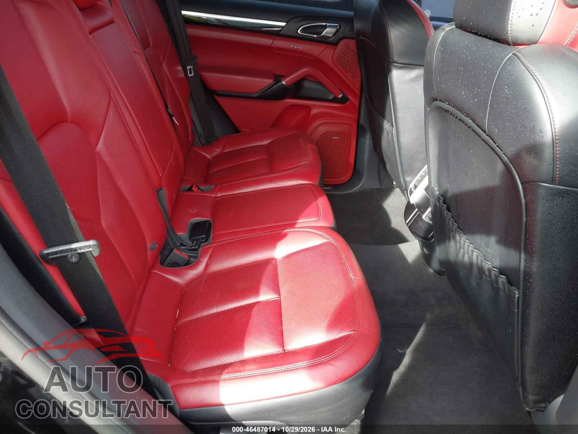 PORSCHE CAYENNE 2018 - WP1AA2A21JKA05290