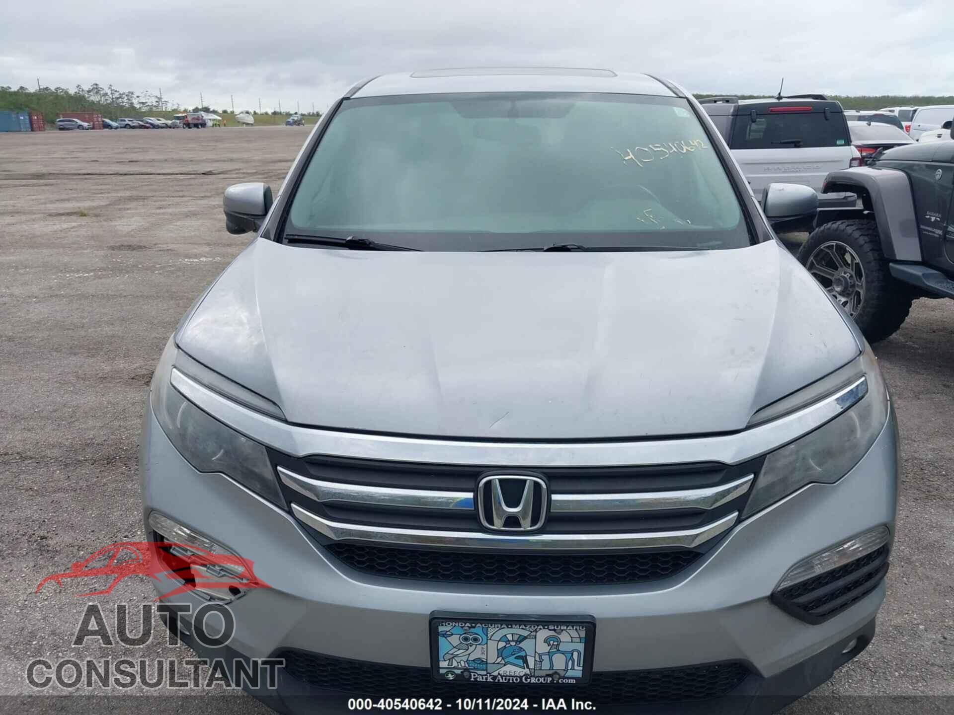 HONDA PILOT 2017 - 5FNYF6H55HB048921