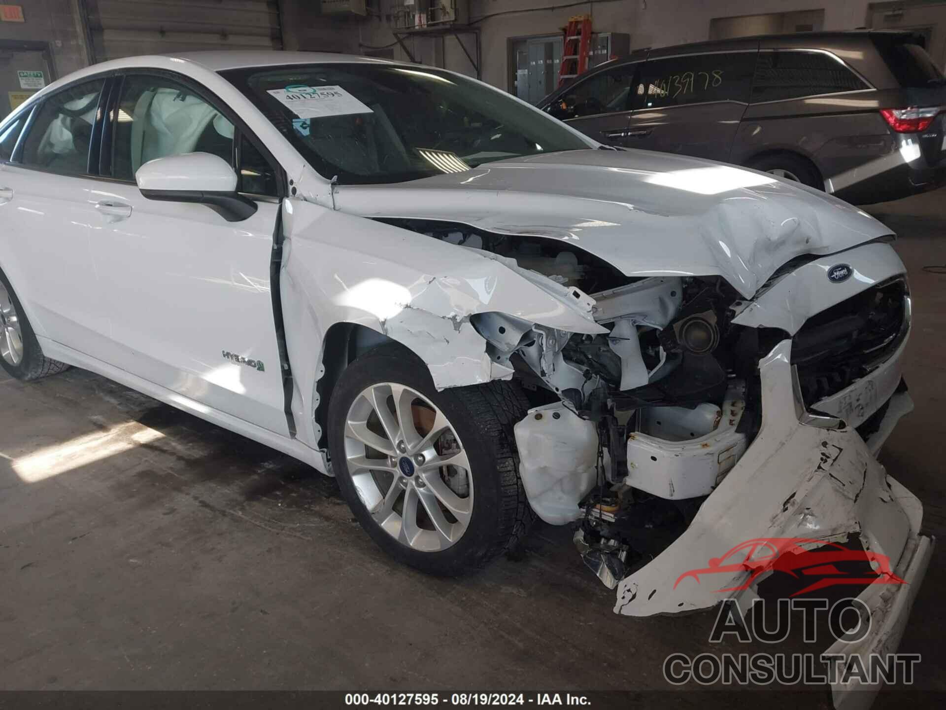 FORD FUSION HYBRID 2019 - 3FA6P0LU1KR203850