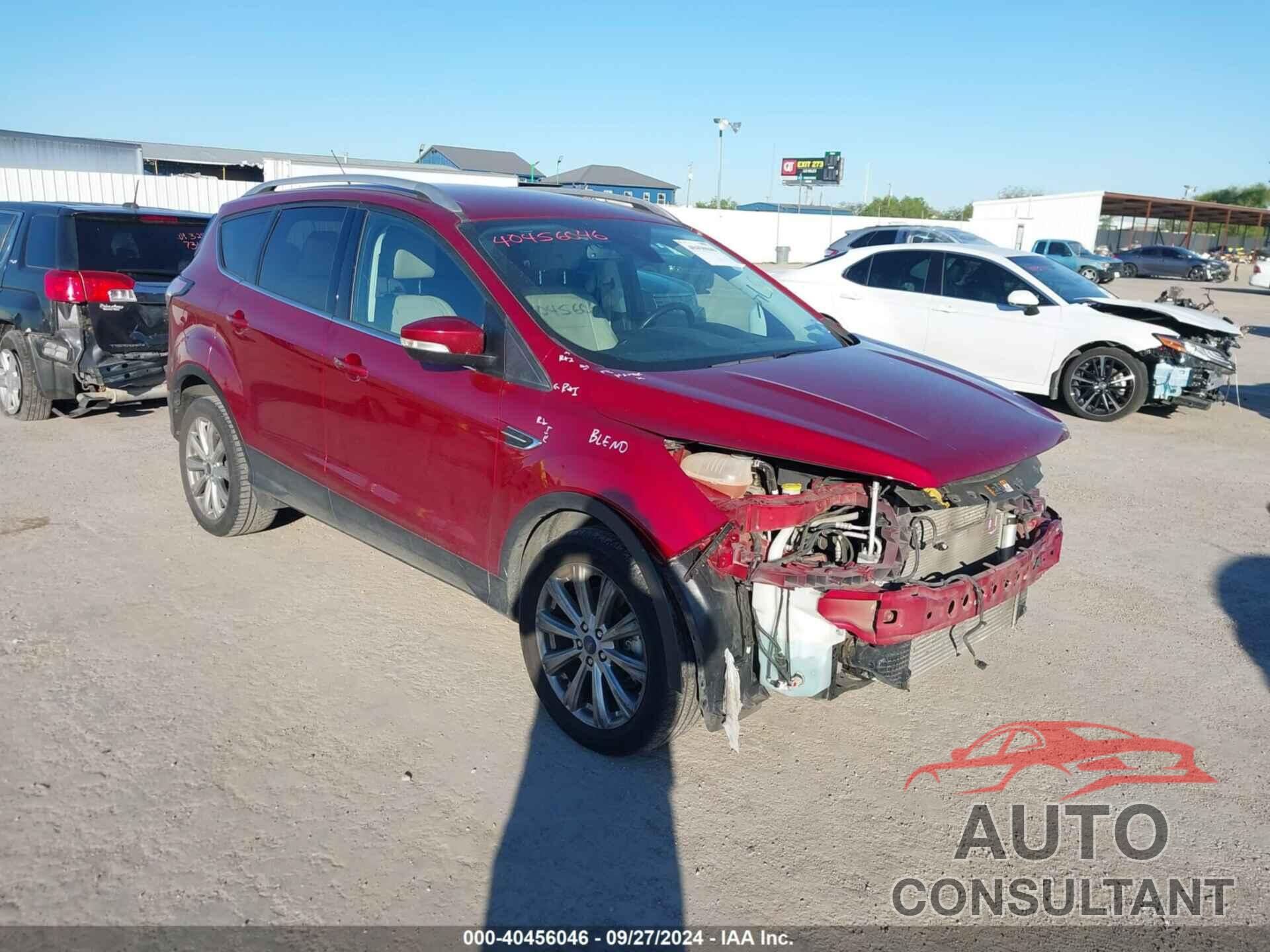 FORD ESCAPE 2017 - 1FMCU0J90HUE93435