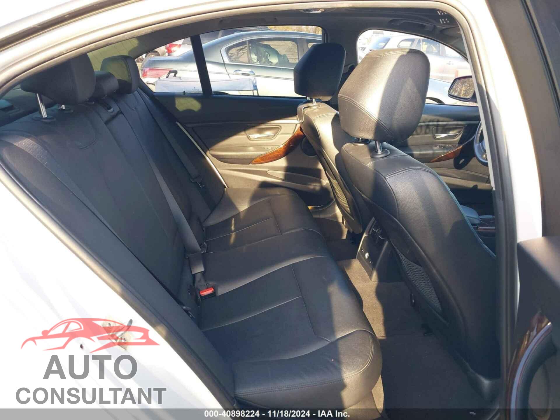 BMW 328I 2013 - WBA3B5C5XDF591336