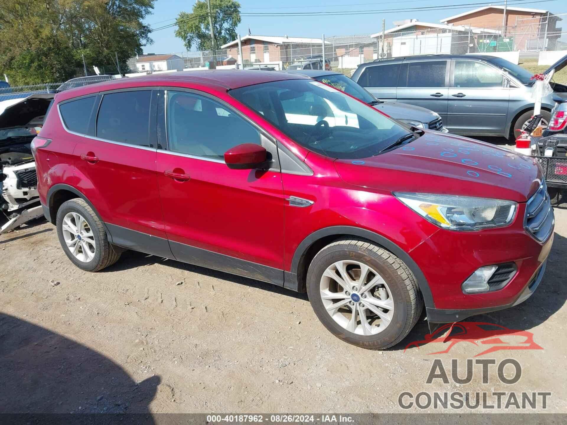 FORD ESCAPE 2017 - 1FMCU0GD7HUA57760