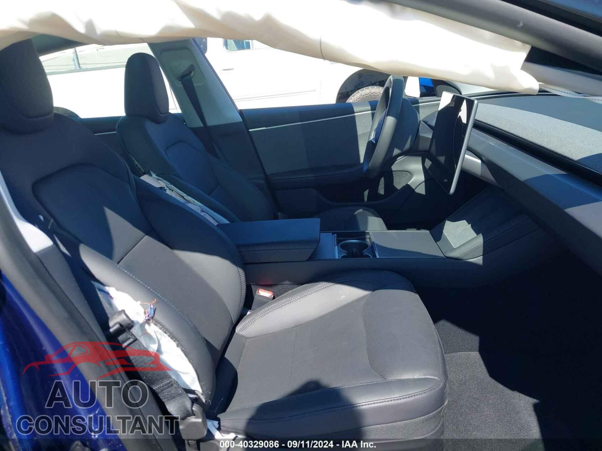 TESLA MODEL 3 2024 - 5YJ3E1EA3RF822893