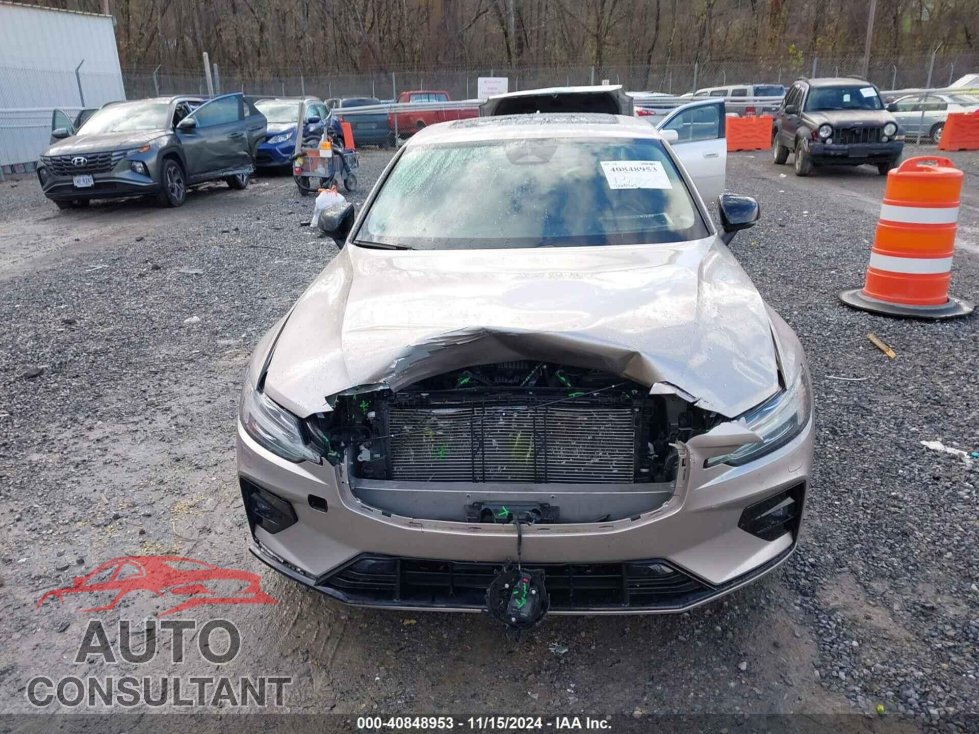 VOLVO S60 2023 - 7JRL12TW9PG254749