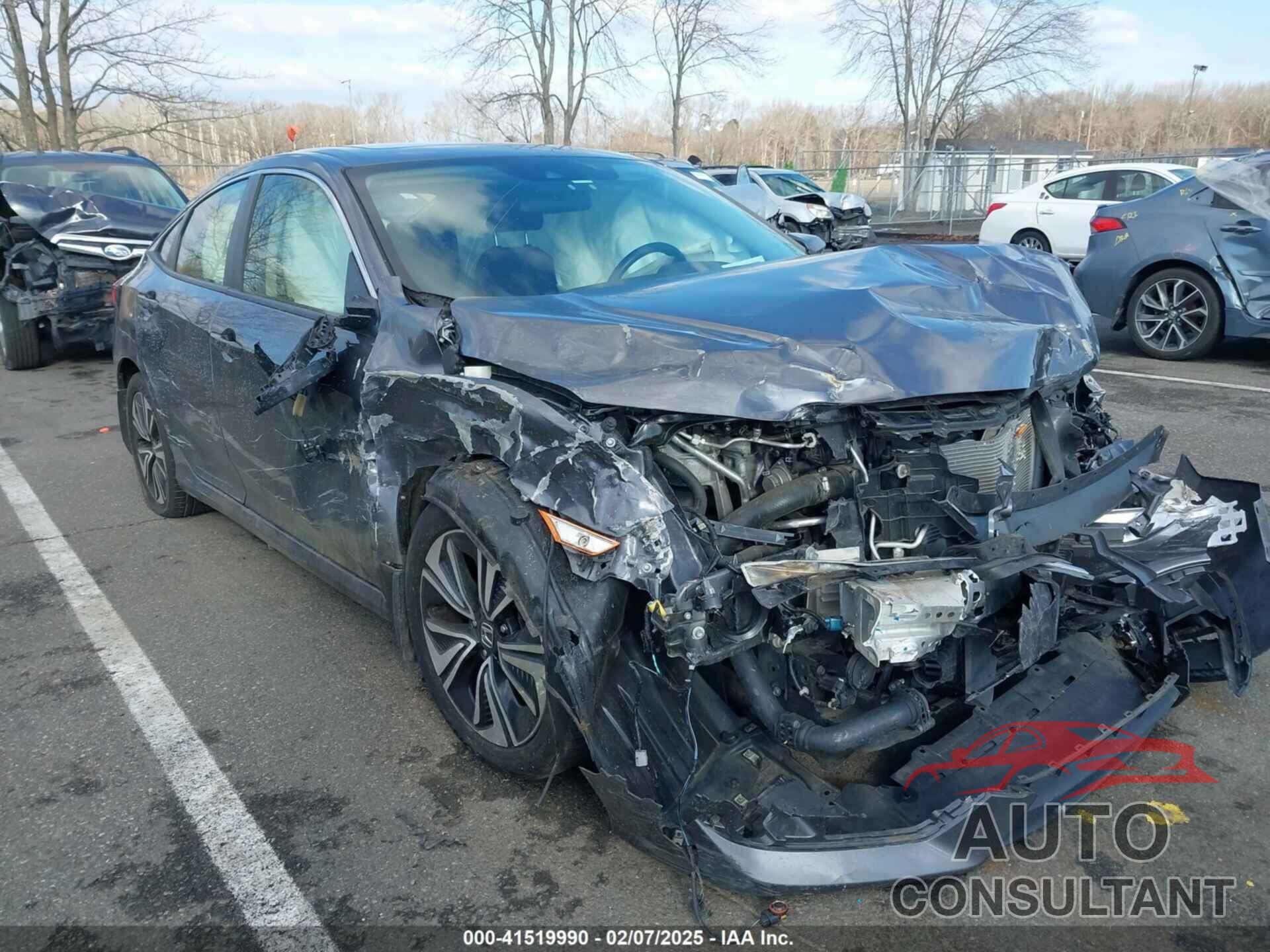 HONDA CIVIC 2018 - JHMFC1F40JX008401