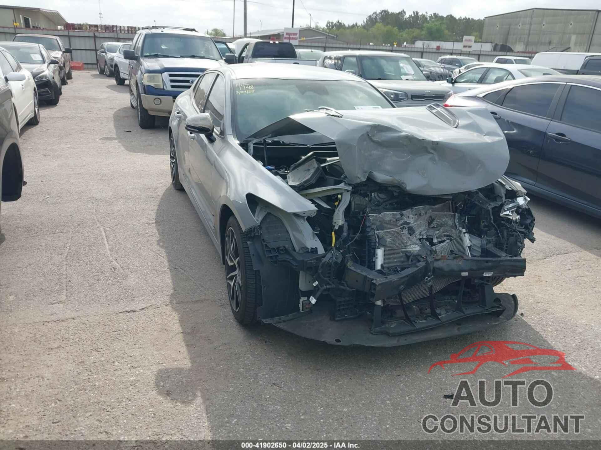 KIA STINGER 2022 - KNAE35LD9N6117120
