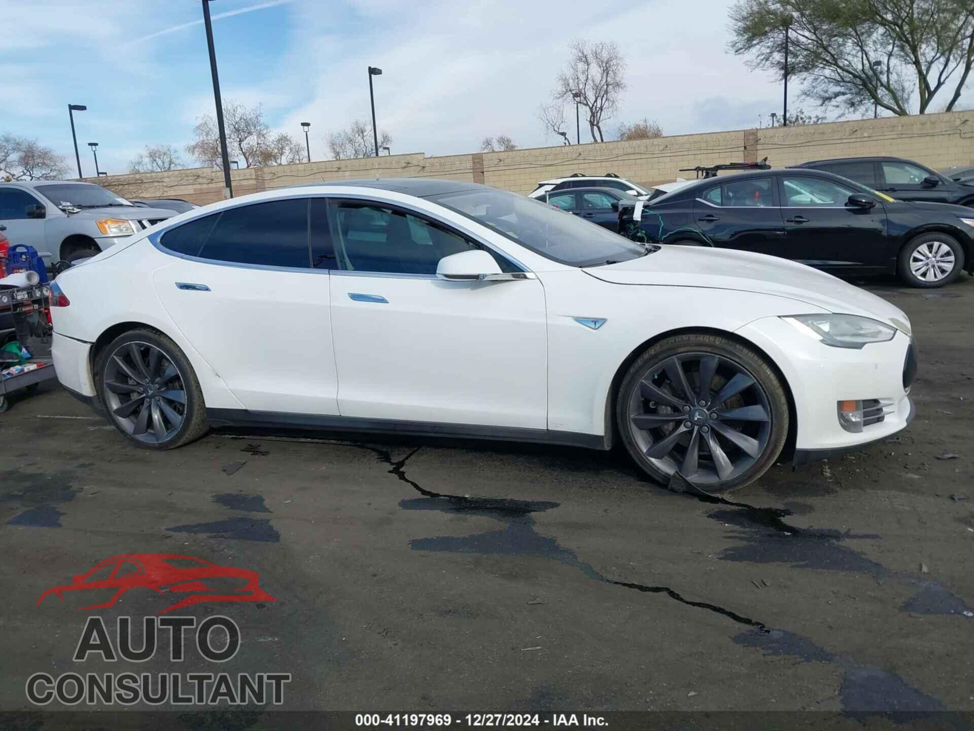 TESLA MODEL S 2013 - 5YJSA1CP5DFP24939