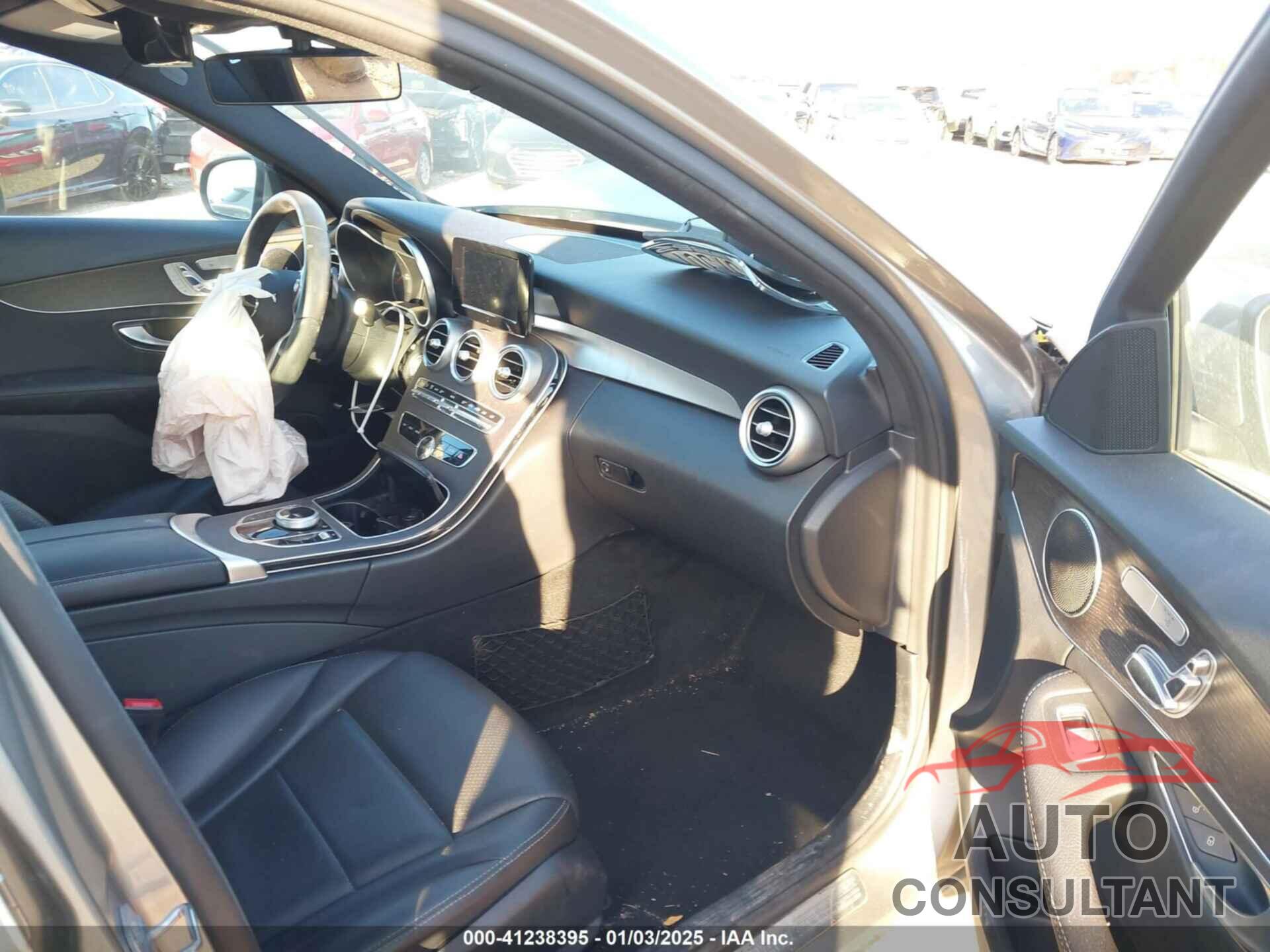 MERCEDES-BENZ C 300 2019 - 55SWF8EB2KU296000