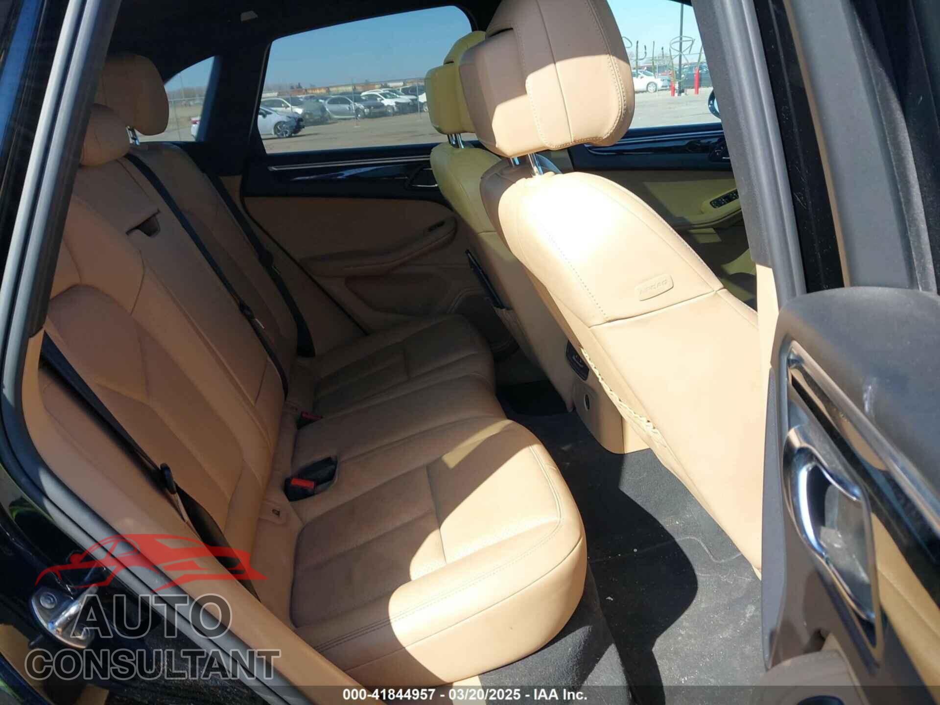 PORSCHE MACAN 2017 - WP1AA2A59HLB05748