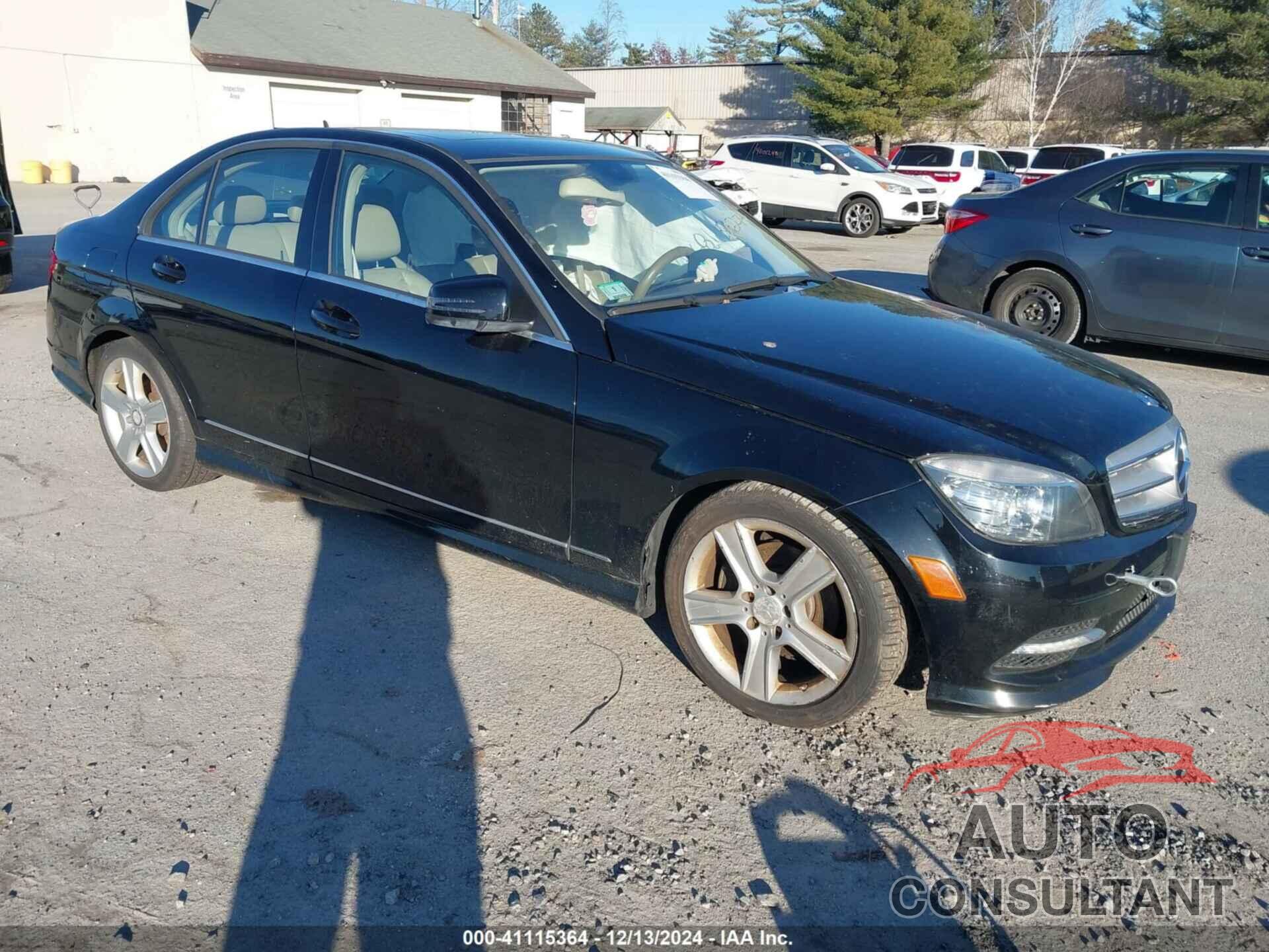MERCEDES-BENZ C 300 2011 - WDDGF8BB1BR183861