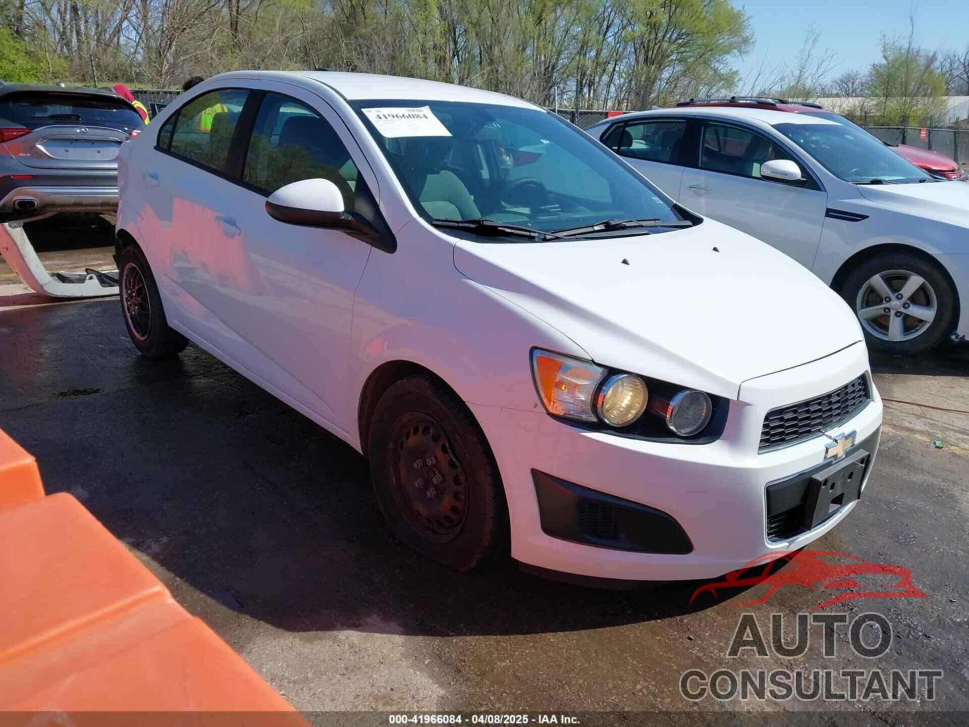 CHEVROLET SONIC 2015 - 1G1JB5SHXF4158869