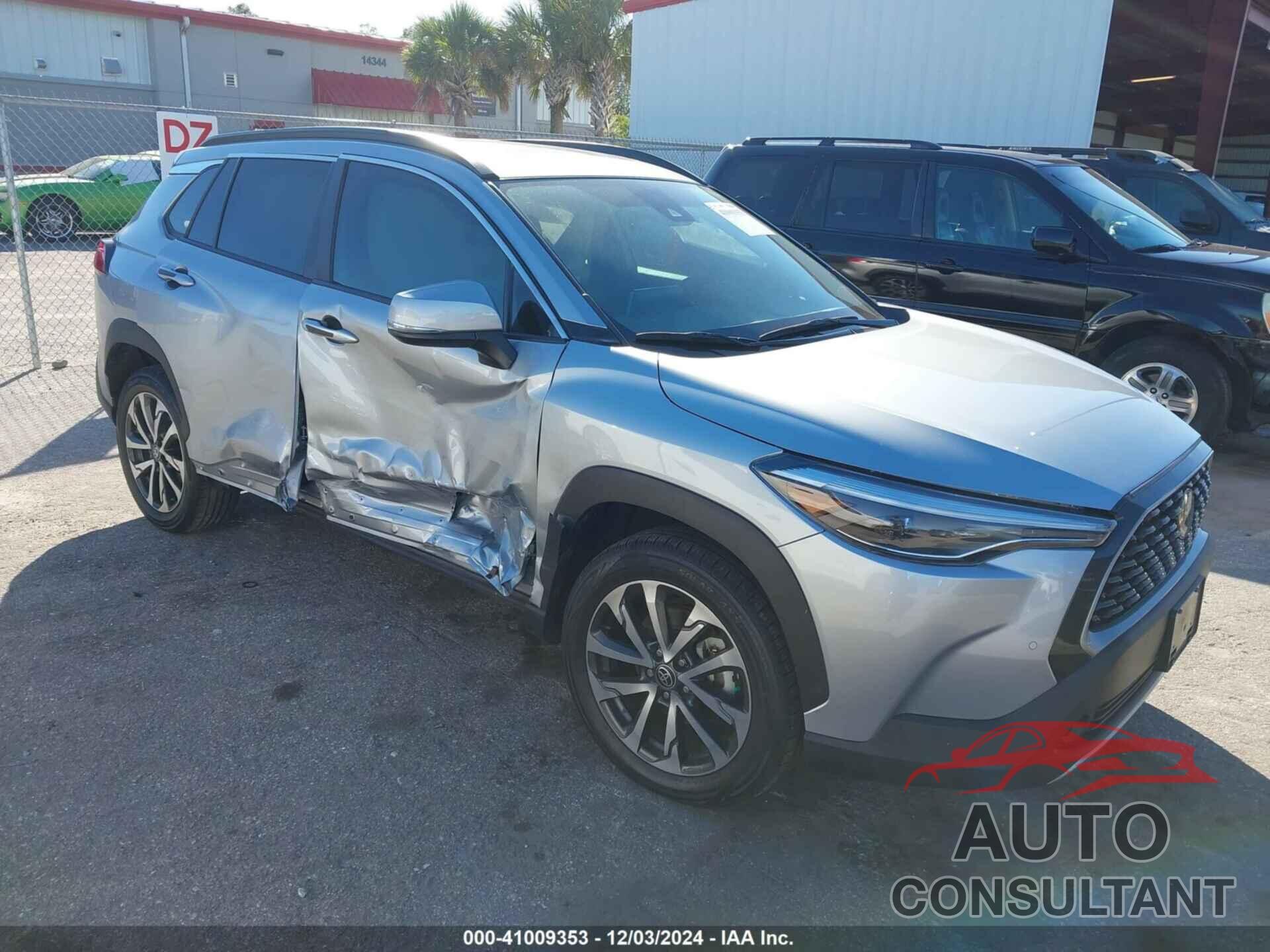 TOYOTA COROLLA CROSS 2022 - 7MUDAAAG3NV031155