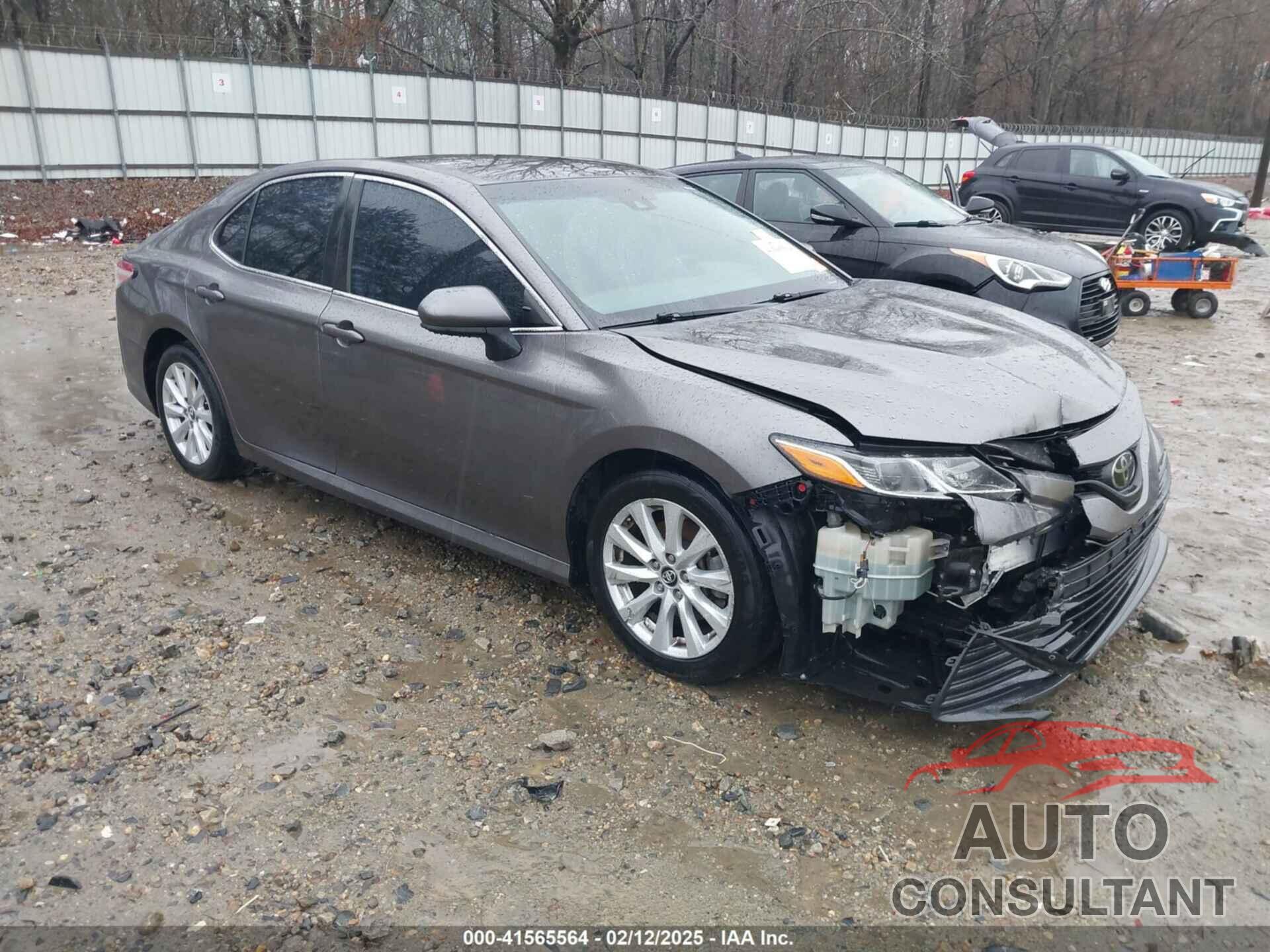 TOYOTA CAMRY 2018 - 4T1B11HK2JU616094