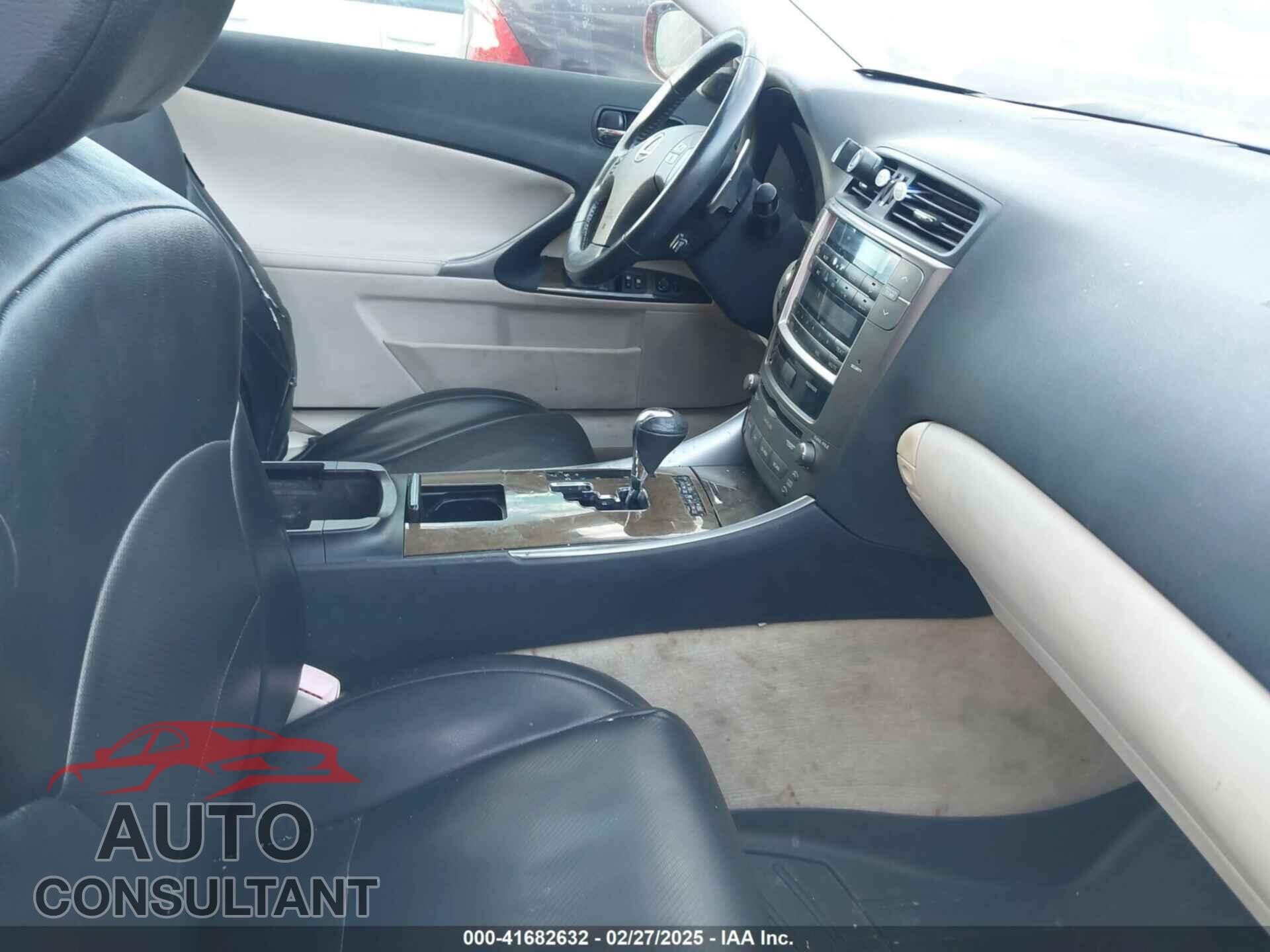 LEXUS IS 250C 2010 - JTHFF2C27A2513364