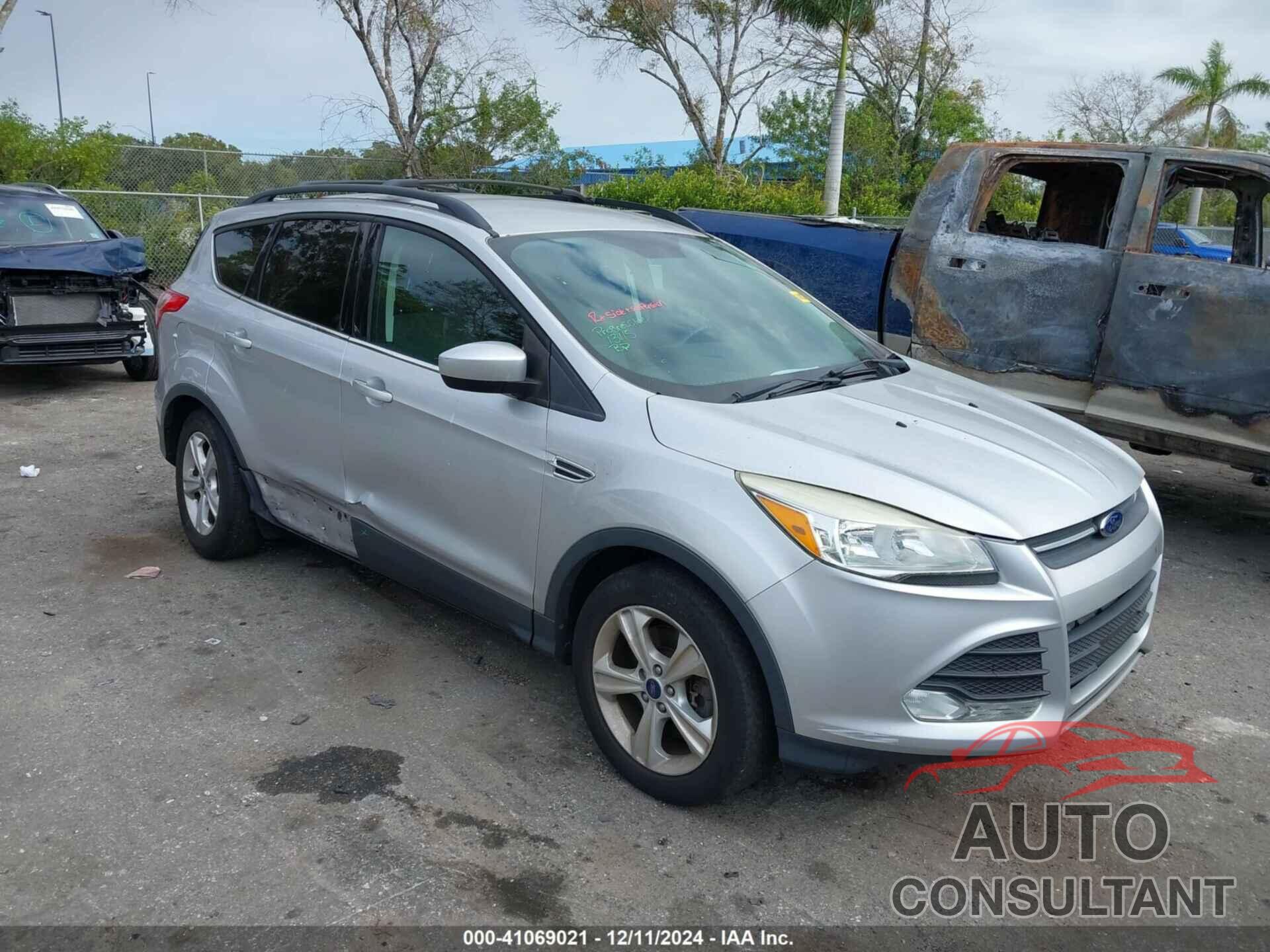 FORD ESCAPE 2015 - 1FMCU9GX4FUC84903